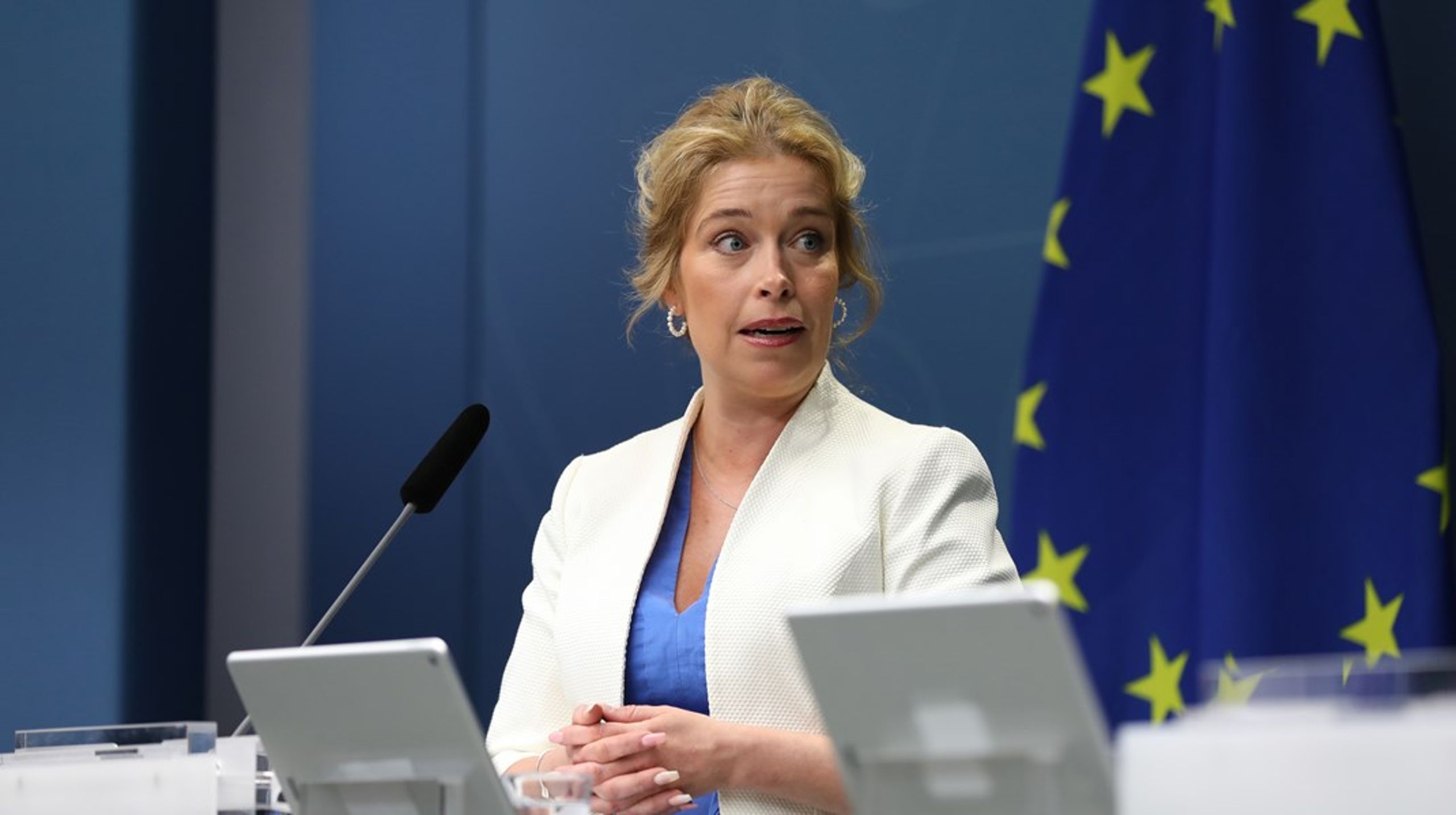 Klimat- och miljöminister Annika Strandhäll (S) åker inte till FN:s havskonferens i Lissabon. Istället är det statssekreterare Anders Grönvall som avlöser biståndsminister Matilda Ernkrans (S) som delegationsledare.