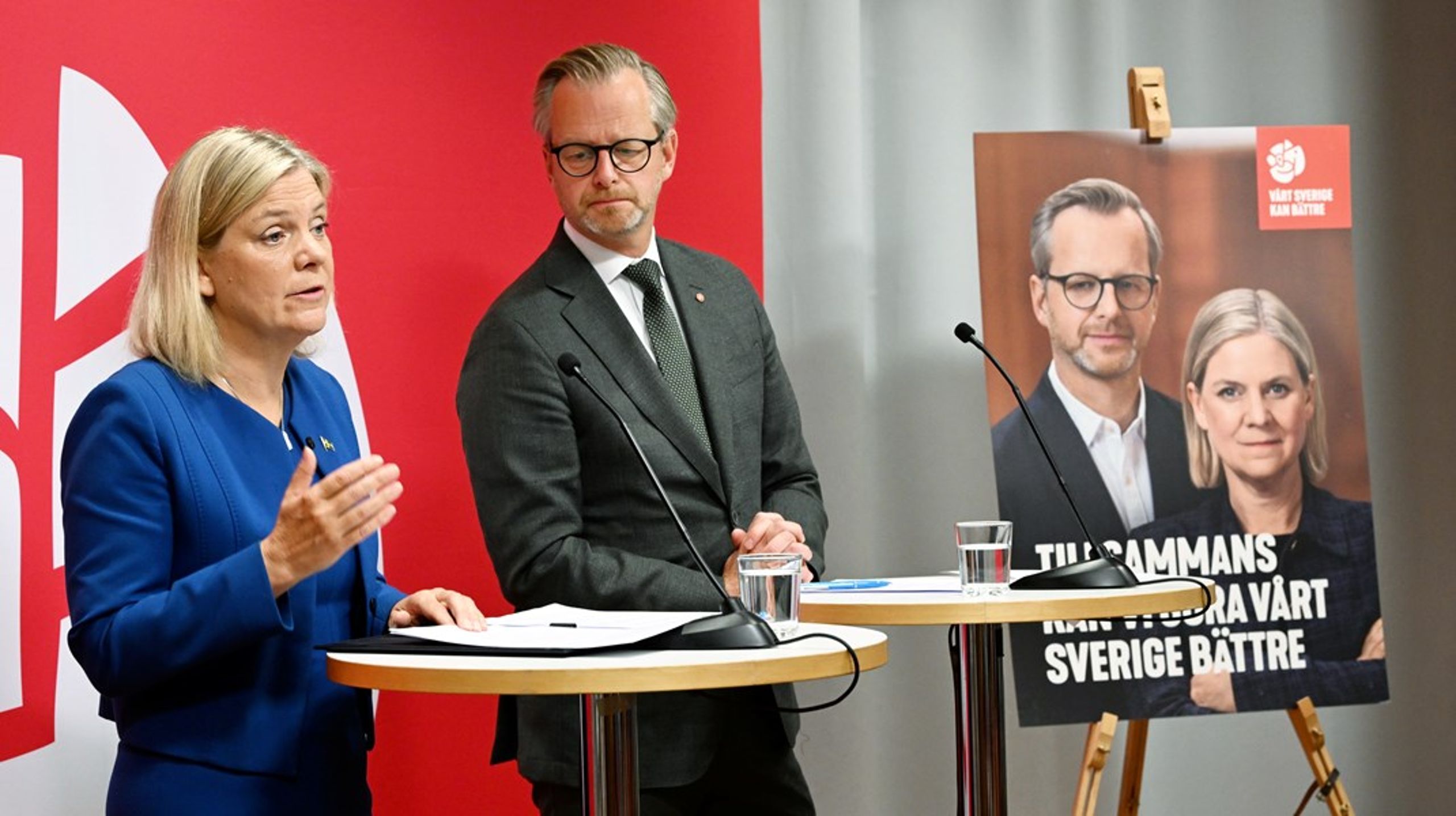 Statsminister Magdalena Andersson och finansminister Mikael Damberg presenterar S-valmanifestet.&nbsp;