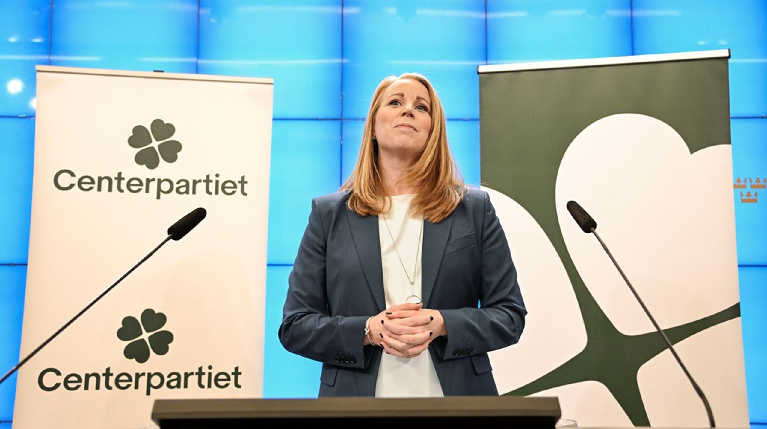 Annie Lööf (C) under pressträffen där hon meddelar att hon avgår efter elva år som partiledare.