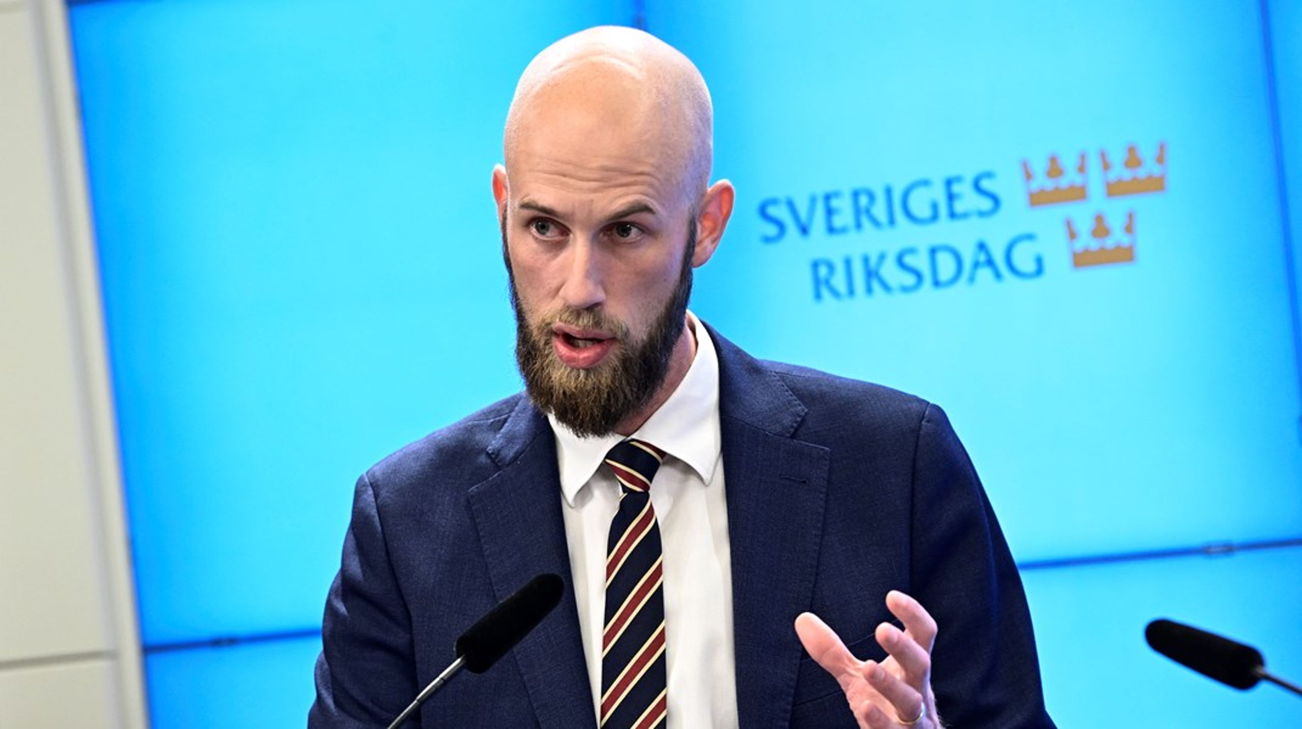 Carl-Oskar Bohlin (M) slipper ärva. Han får en helt ny portfölj i Ulf Kristerssons regering: Minister för civilt försvar.