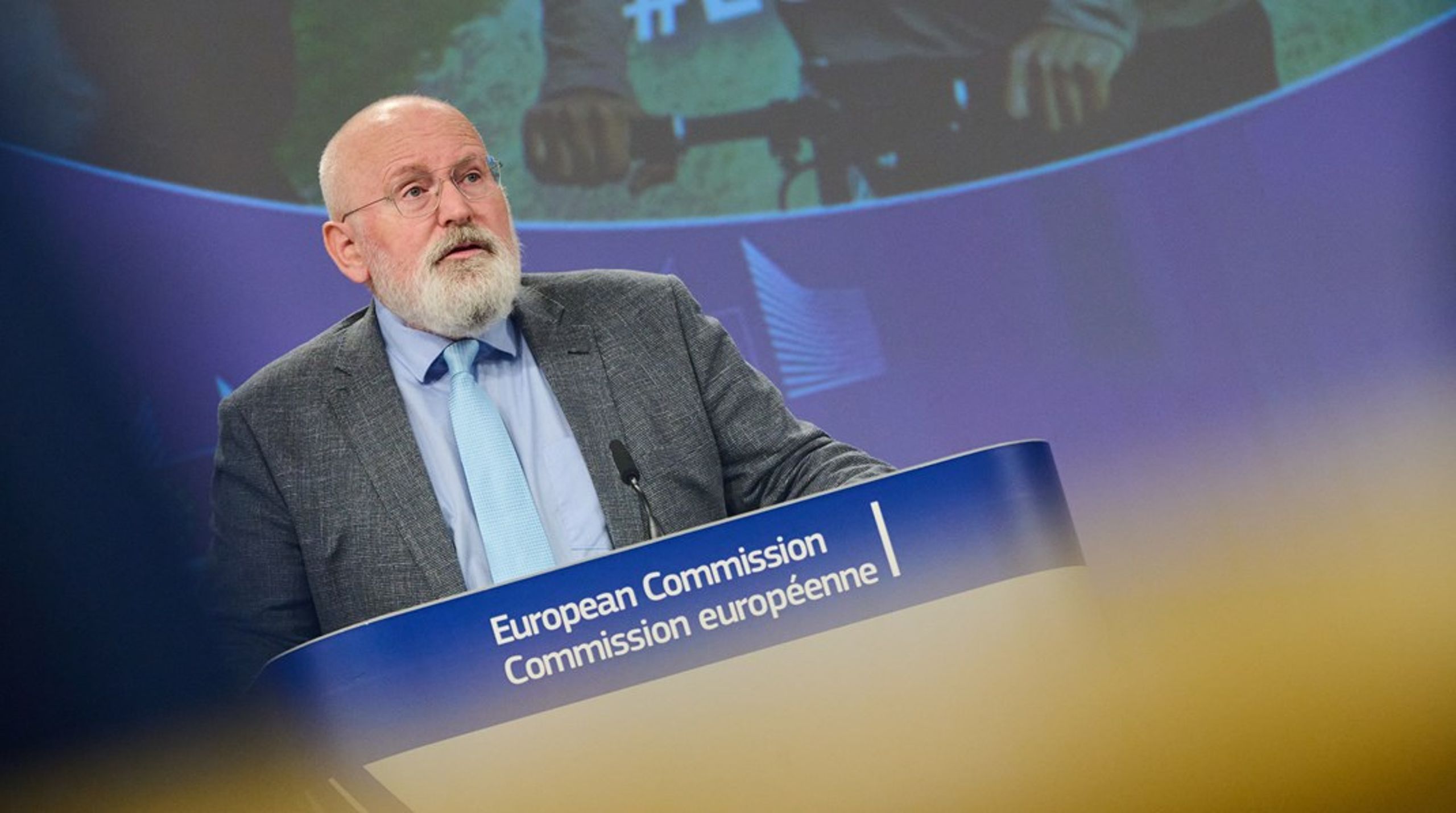 EU:s klimatchef Frans Timmermans tar med sig åtminstone ett besked till klimatförhandlingarna: 

”Europa anammar övergången till nollutsläppsmobilitet.”<br>