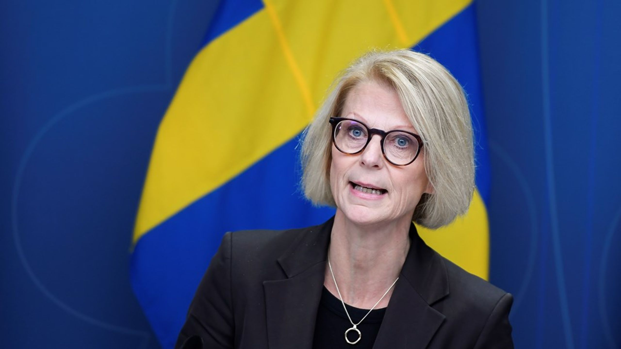 Finansminister Elisabeth Svantesson (M)&nbsp;måste lämna besked om elektronikskatten.