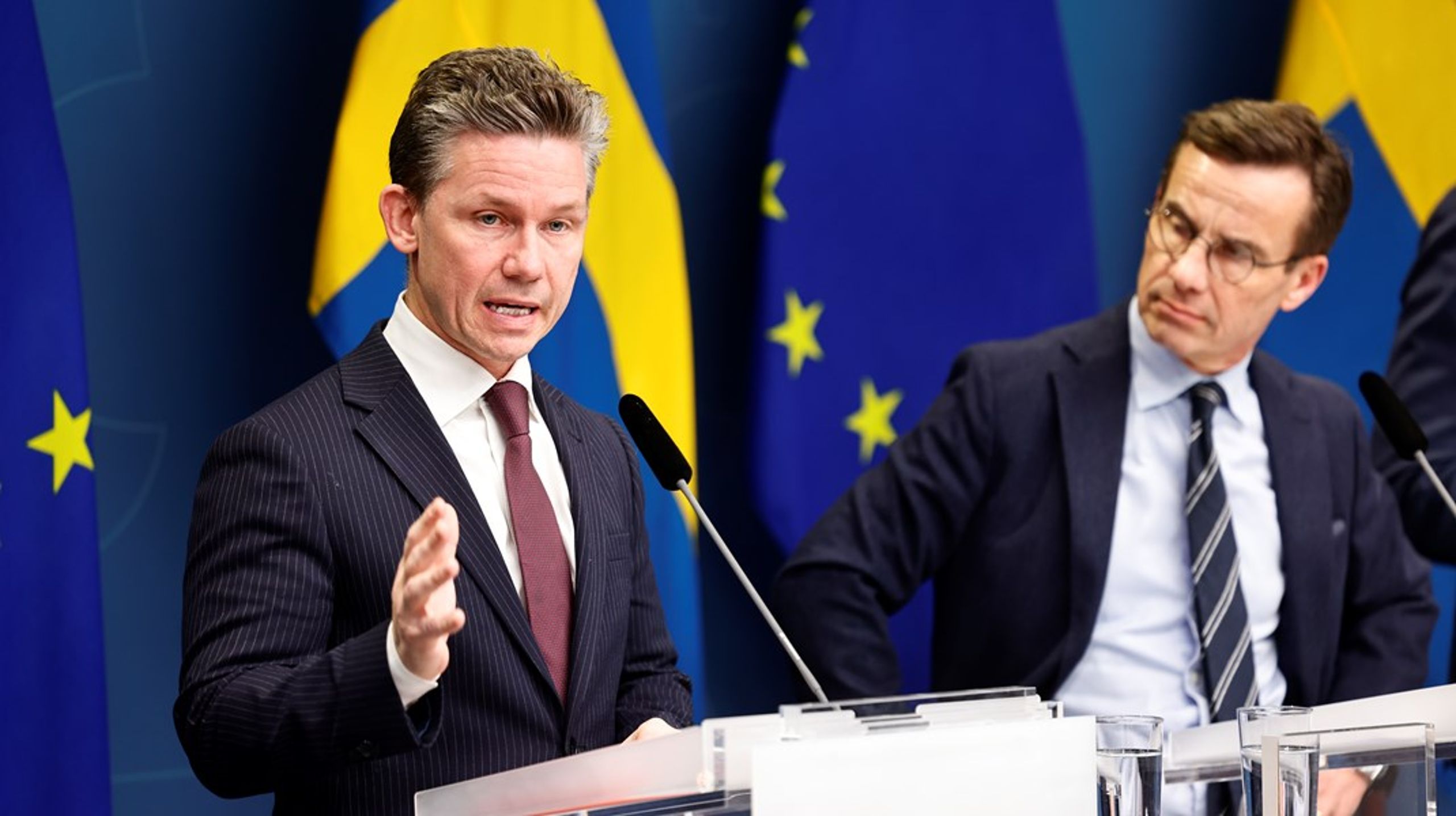 Långsiktigt stöd till Ukraina kan handla om göra det möjligt för Ukraina att direktupphandla från den svenska försvarsministern, enligt försvarsminister Pål Jonson (M). Precis den väg som förra statsminister Peter Hultqvist (S) vill att regeringen ska gå.
