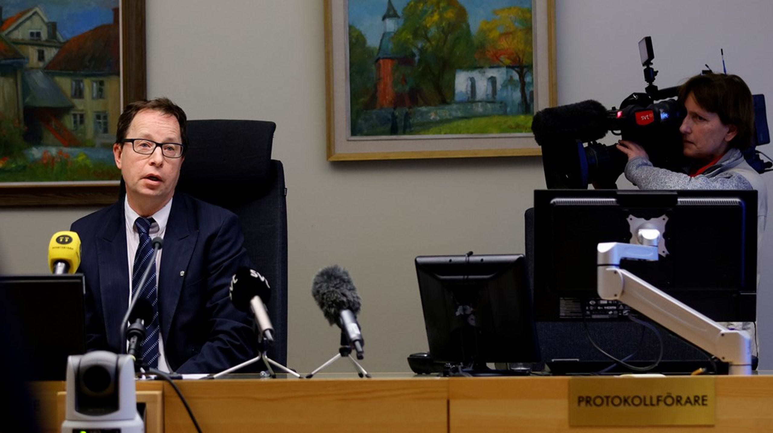 Rättens ordförande lagmannen Lars Holmgård sammanfattar domen vid en pressträff i Rådhuset i Karlstad.&nbsp;