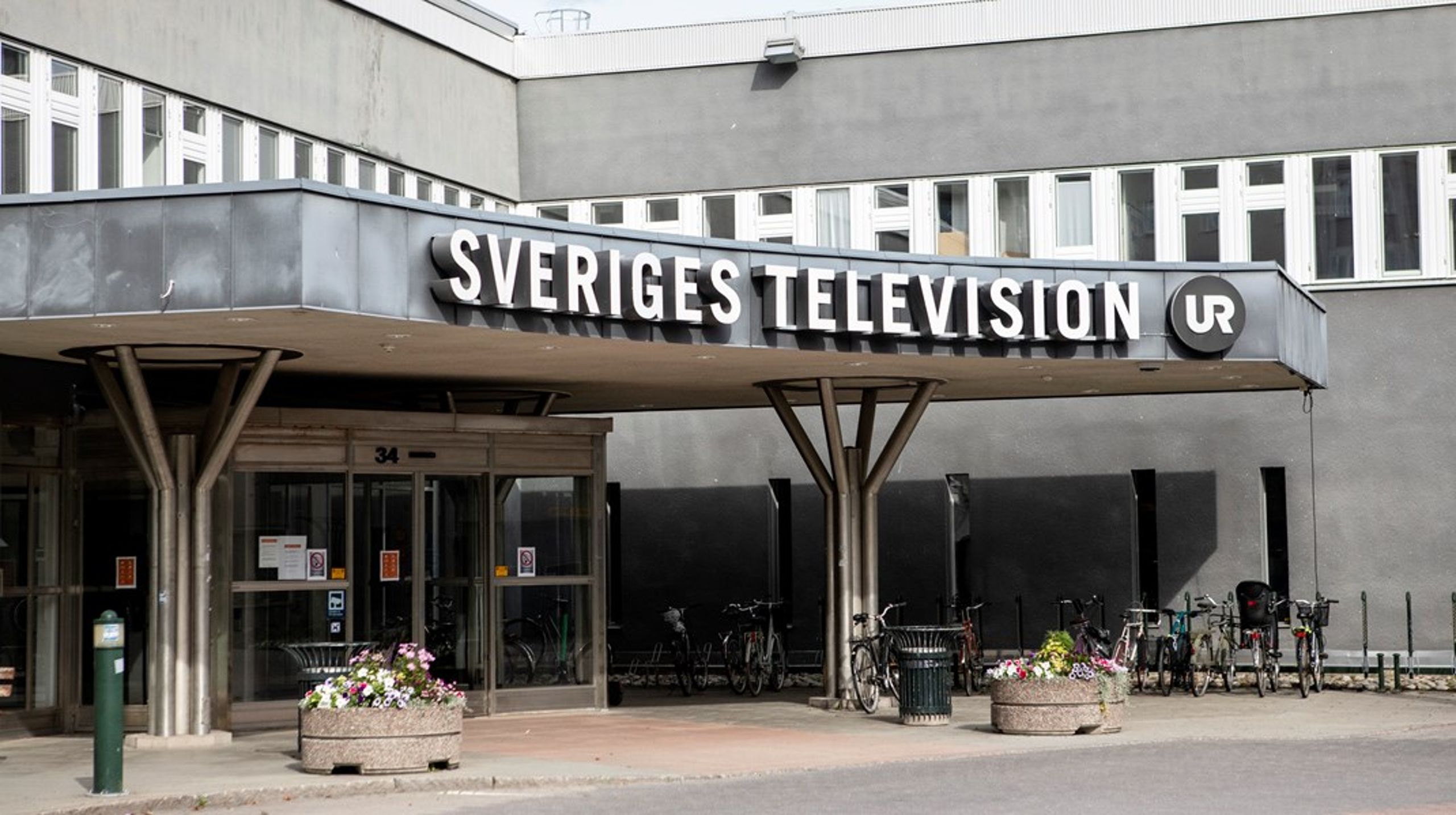 Det vore en förlust för Sveriges hörselskadade om SVT slutade med sina texter, anser debattören.