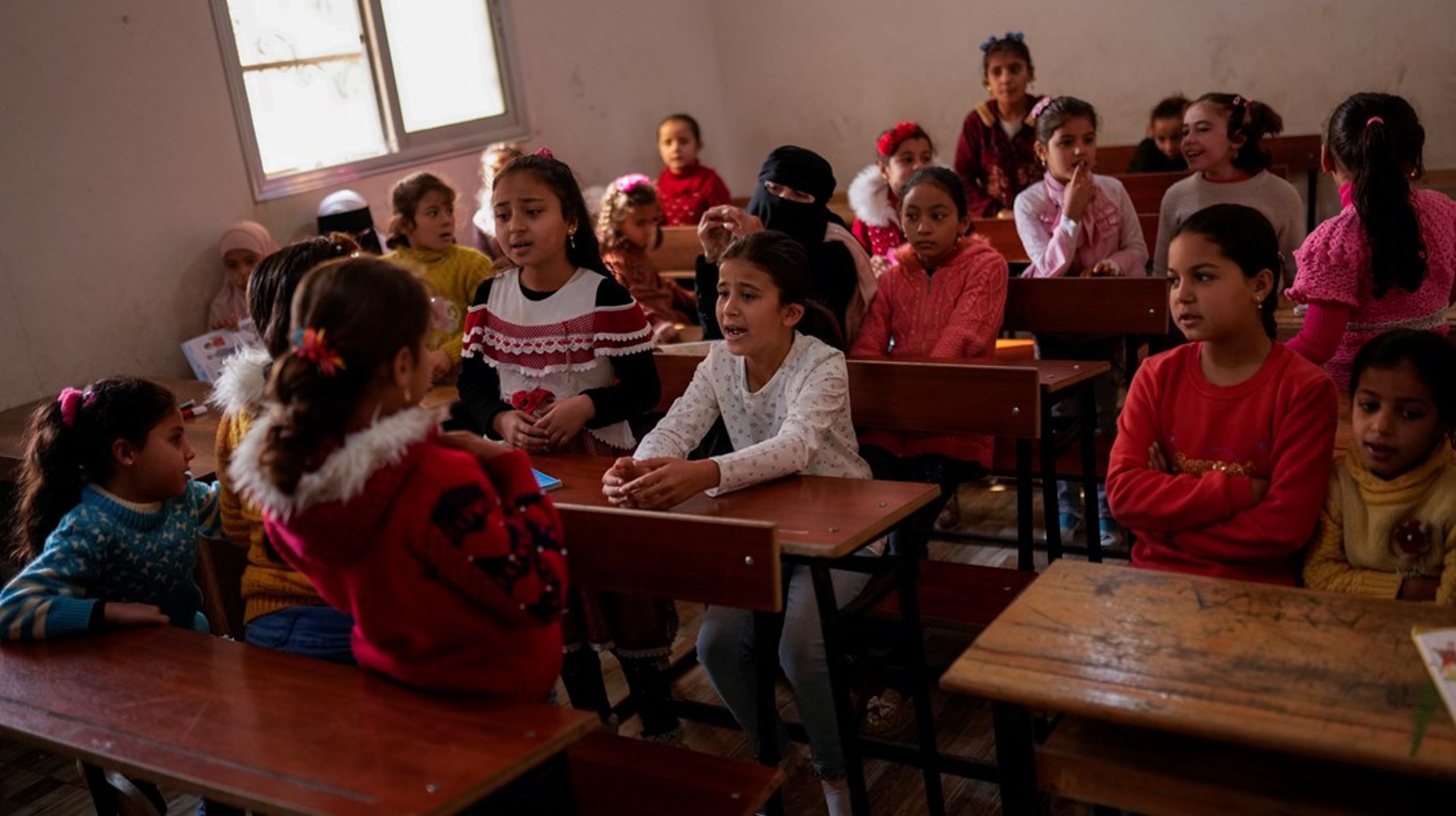 Den turkiska välgörenhetsorganisationen Röda halvmånen bedriver bland annat skolor för syriska flyktingar.