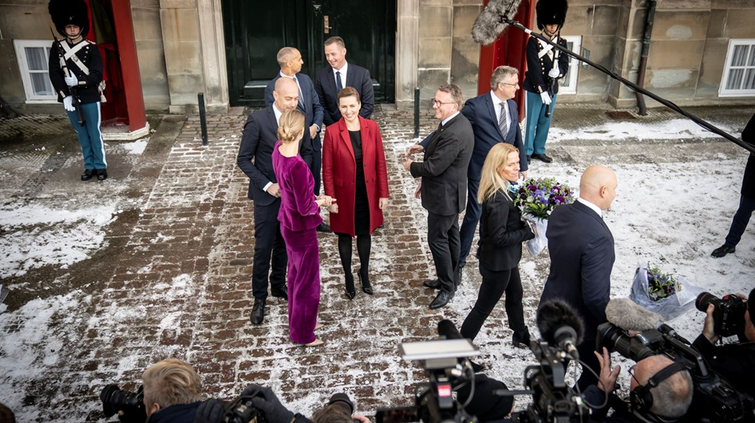De två borgerliga partiledarna har lämnat scenen till Mette Frederiksen, enligt Altingets danska chefredaktör Jakob Nielsen.