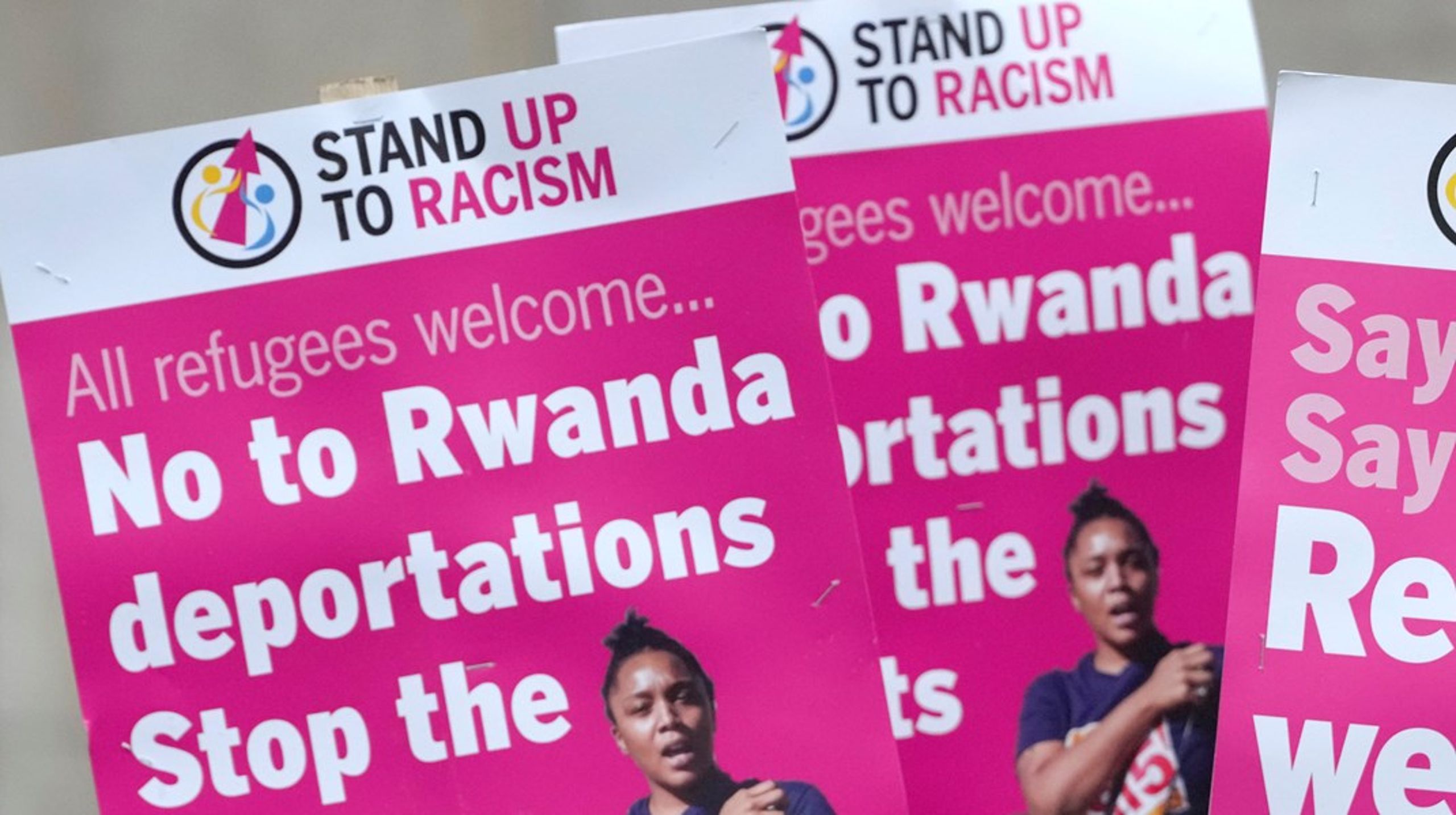 Även i Storbritannien har slutit ett kontroversiellt asylavtal med Rwanda, vilket lett till demonstrationer på hemmaplan.&nbsp;