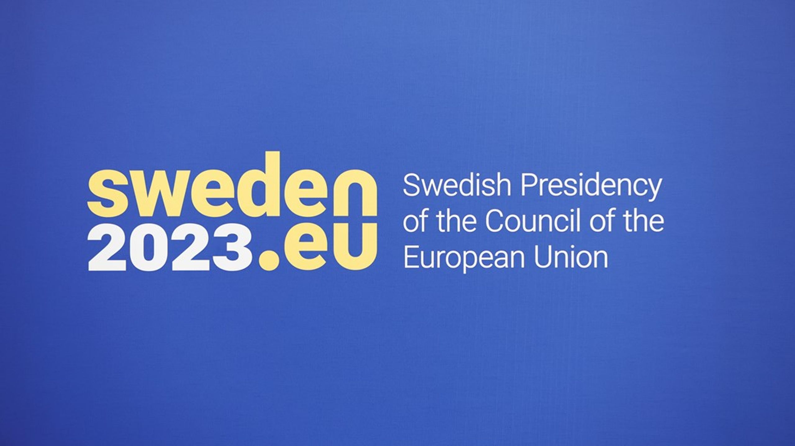 Vi är oroade över att Sveriges ordförandeskap i EU:s ministerråd tar alla resurser i anspråk så att viktiga och tidskritiska åtgärder inte kan omhändertas så skyndsamt som är önskvärt, skriver debattörerna.