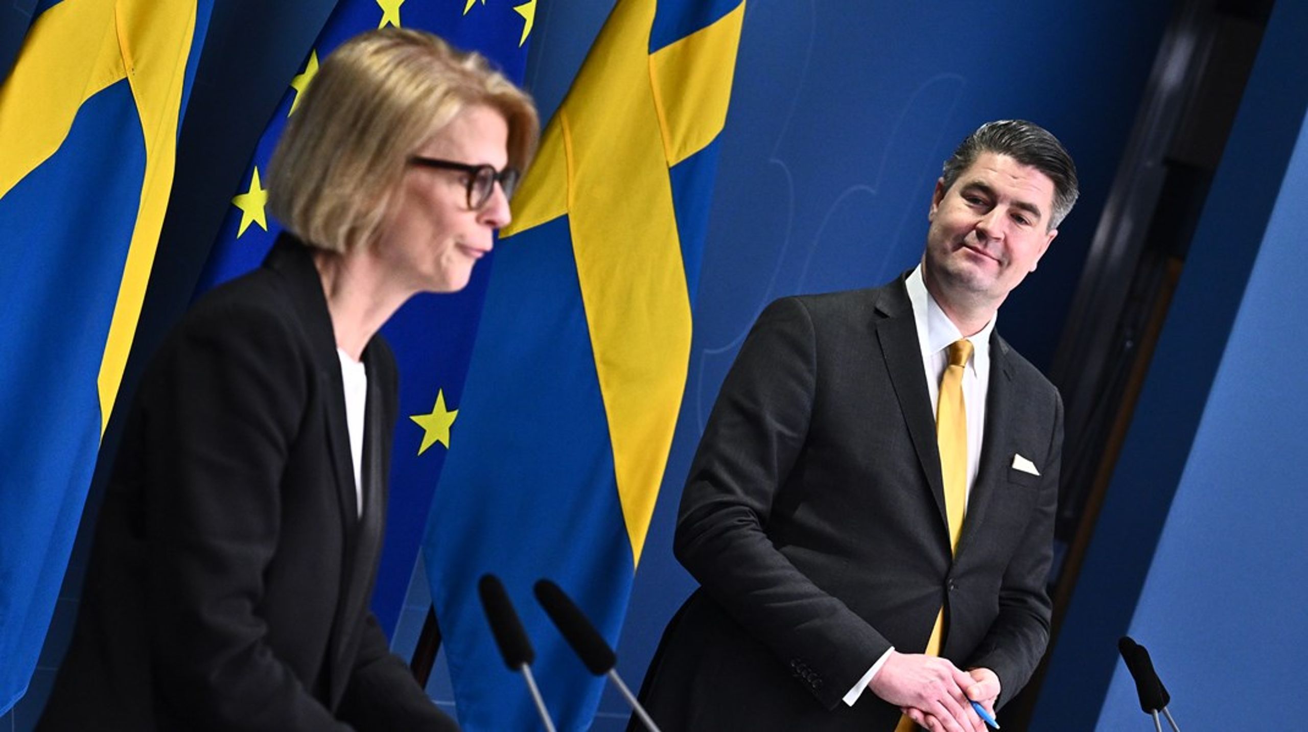 Finansminister Elisabeth Svantesson (M) och Sverigedemokraternas ekonomisk-politiska talesperson Oscar Sjöstedt håller pressträff med anledning av den extra ändringsbudget som regeringen lämnade till riksdagen på torsdagen.