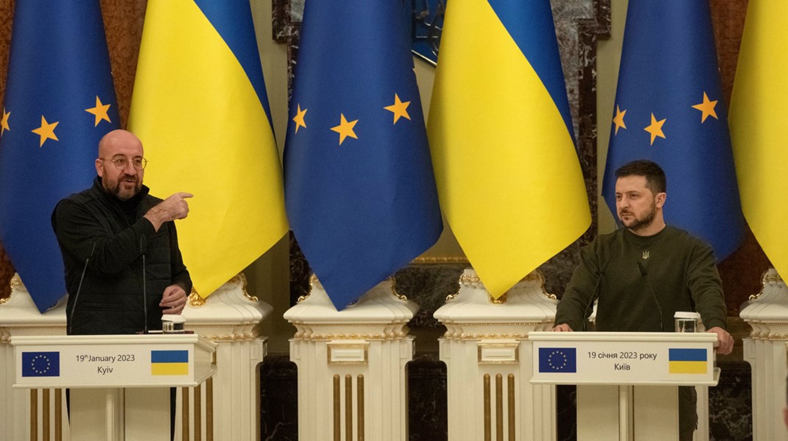Redan förra veckan var EU:s ordförande för Europeiska rådet, Charles Michel, i Kyiv. Nu återkommer han med EU-kommissionens ordförande Ursula von der Leyen för det första officiella toppmötet mellan EU och Ukraina sedan krigets början.