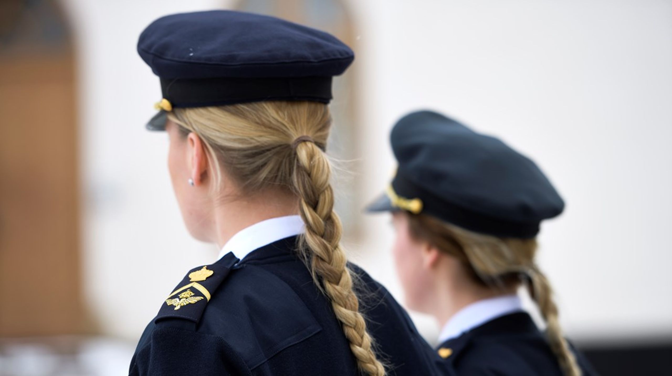 Tre av tio som söker till officersprogrammet är kvinnor. Det är lika hög andel som förra året.