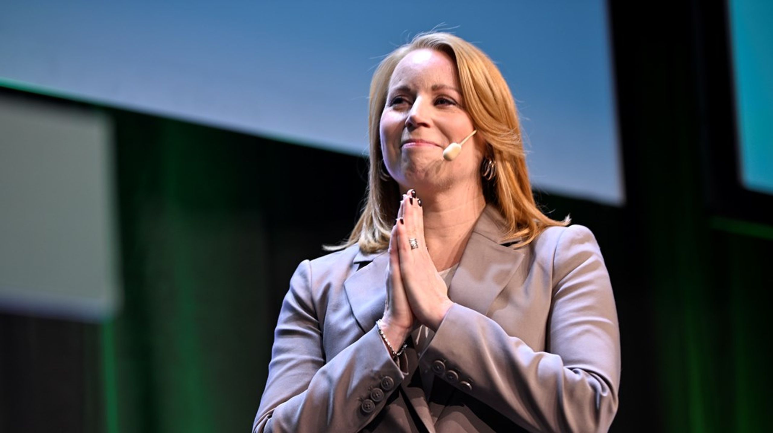 Annie Lööf tackades av som partiledare under en extrainsatt partistämma i Helsingborg.