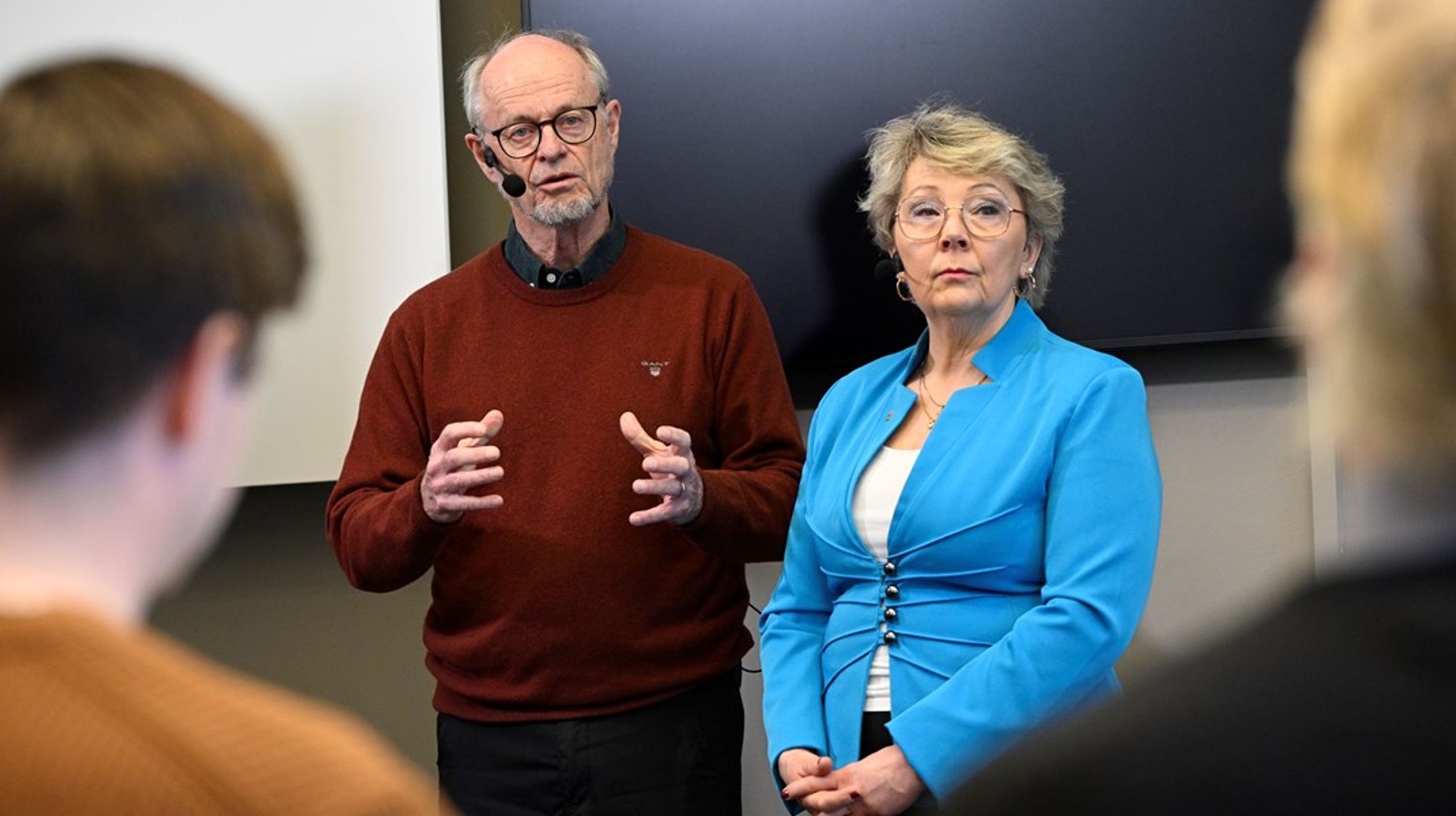 Erna Zelmin-Ekenhem, generaldirektör på Arbetsmiljöverket och Bengt Järvholm, professor i yrkes- och miljömedicin vid Umeå universitet presenterar aktuell kunskap och forskning&nbsp;om arbetsrelaterad dödlighet.