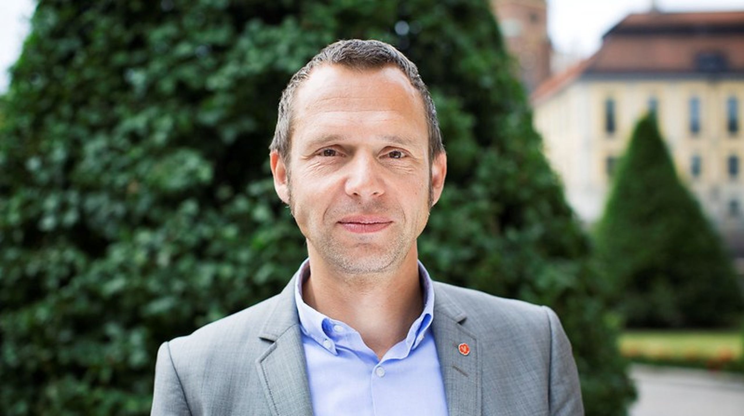 Förra klimatpolitiska talespersonen för Vänsterpartiet, Jens Holm, blir ordförande för Stockholms hamnar.