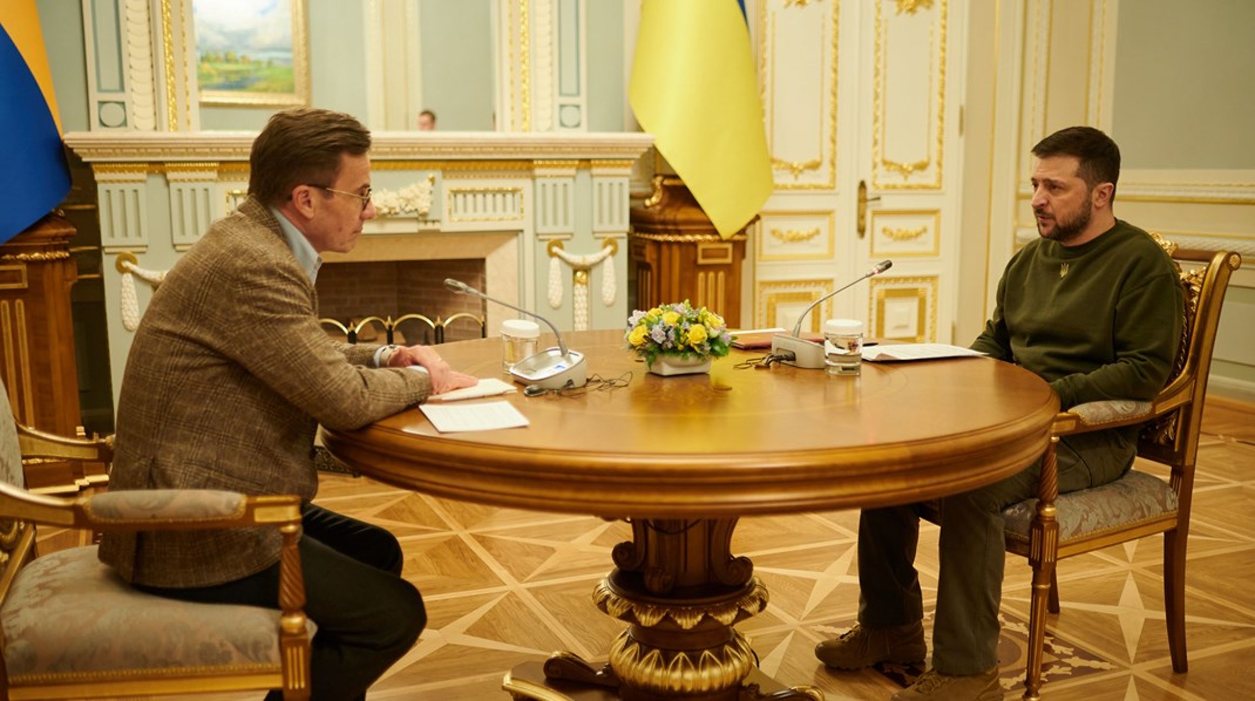 Ukrainas president Volodymyr Zelenskyj har flera gånger sagt att hans land slåss för Väst och för Europa. Som när Sveriges statsminister Ulf Kristersson var på besök. (Arkivbild.)