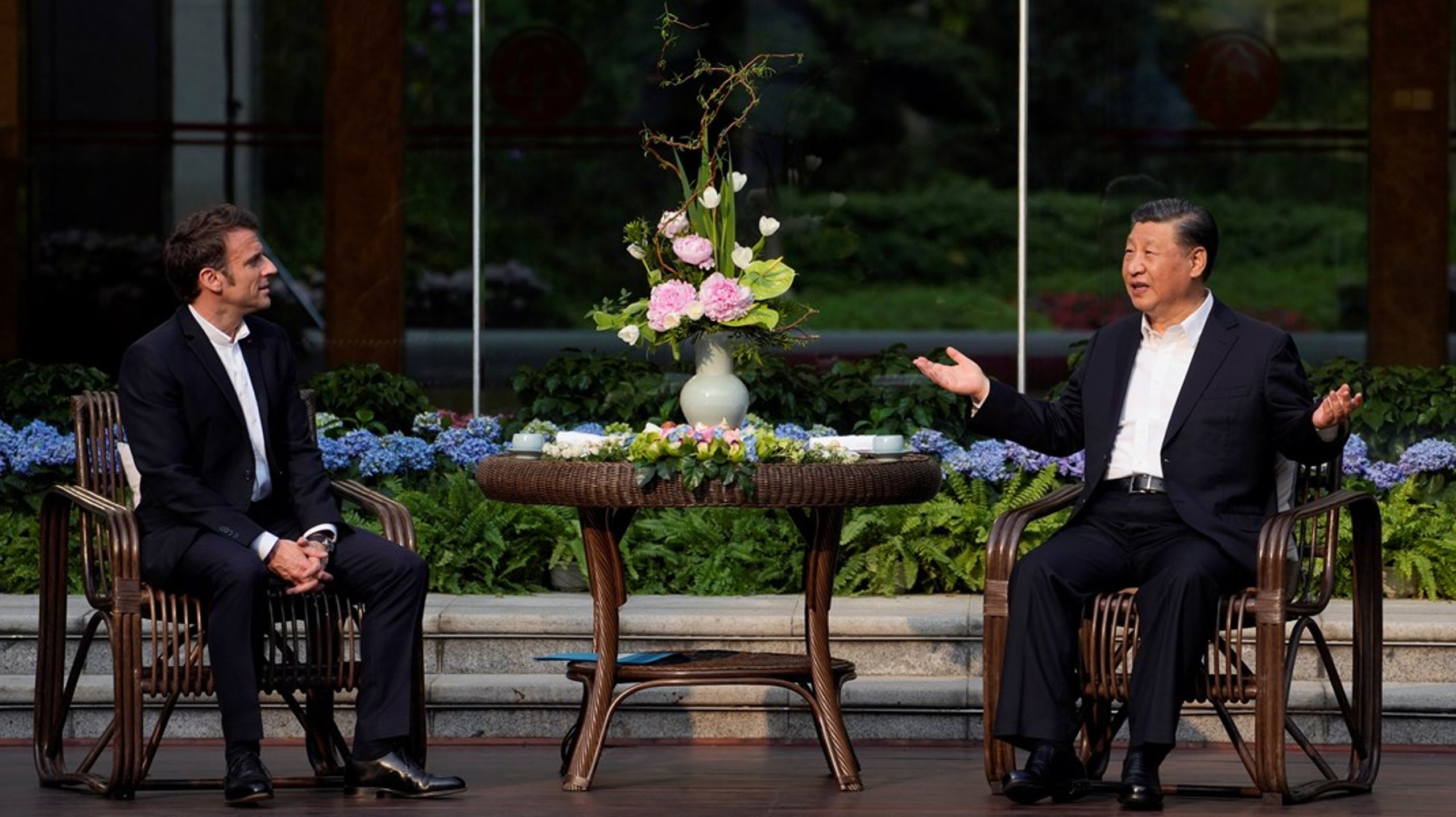 Under Joe Biden har USA försökt jobba tillsammans med allierade för att avskräcka en kinesisk attack mot Taiwan. Macrons vision om ett Europa som per definition balanserar mellan USA och Kina gör den avskräckande effekten betydligt mindre, skriver Jojje Olsson.