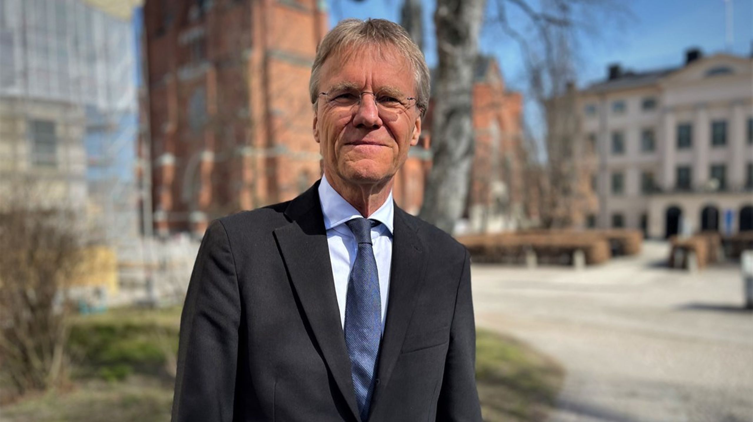 Göran Enander var tills nyligen landshövding i Uppsala län. Han har tidigare bland annat varit generaldirektör för Skogsstyrelsen och ordförande för Naturskyddsföreningen.