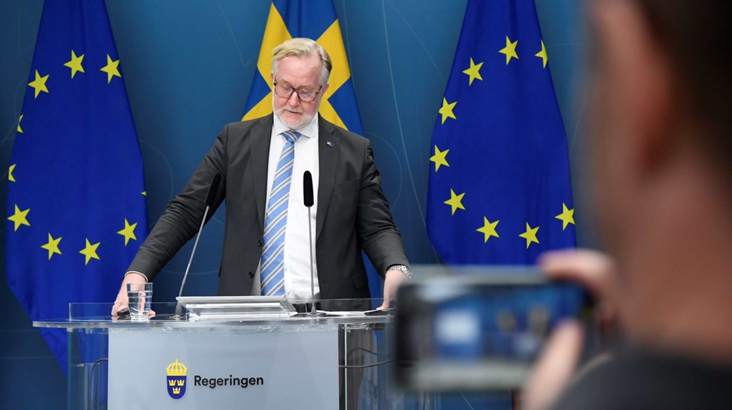 Arbetsmarknads- och integrationsminister Johan Pehrson&nbsp;(L)&nbsp;på en pressträff på onsdagen om läget på arbetsmarknaden.