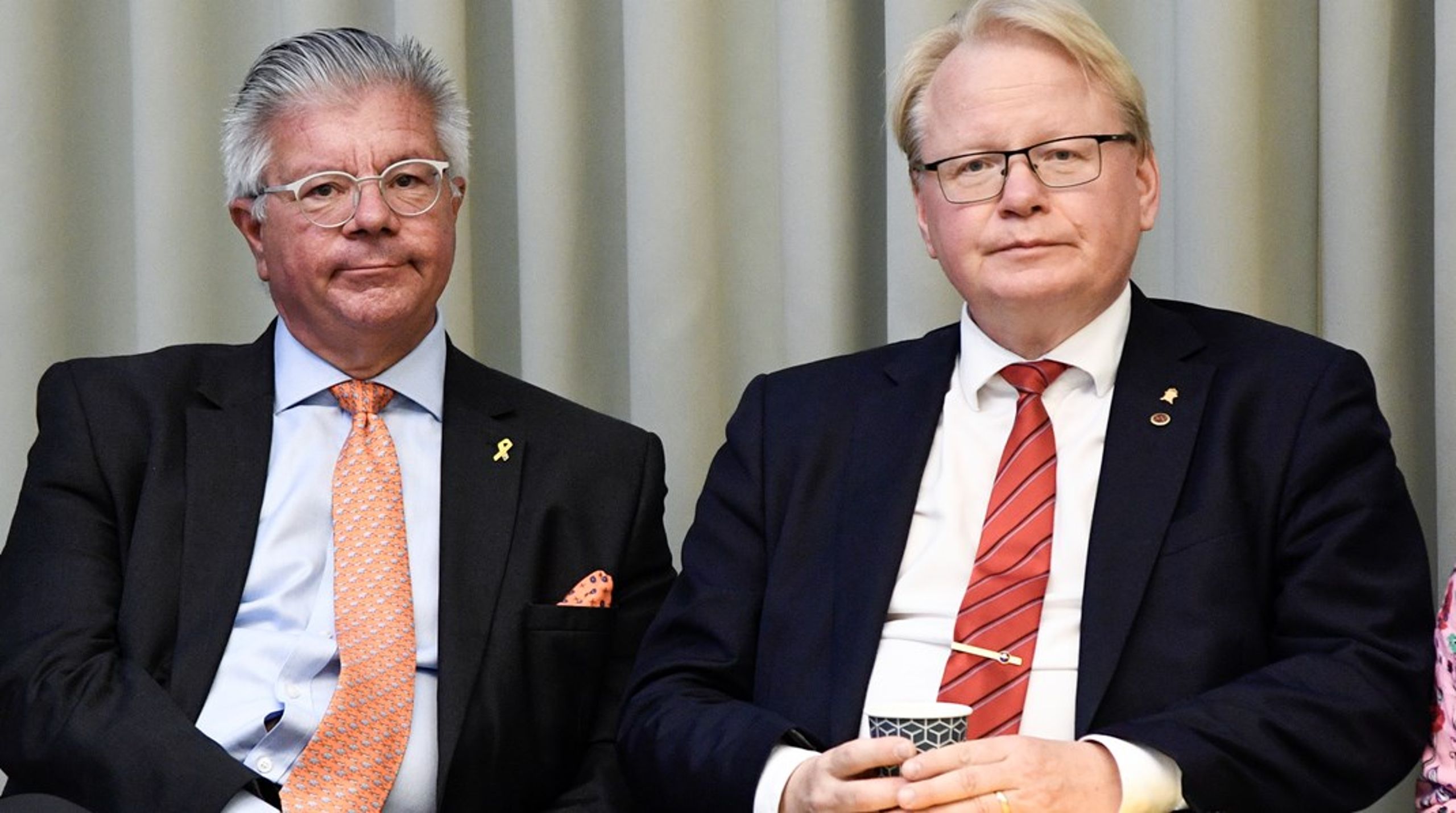 Försvarsberedningens ordförande Hans Wallmark (M) och Peter Hultqvist (S), ledamot och ordförande i försvarsutskottet.