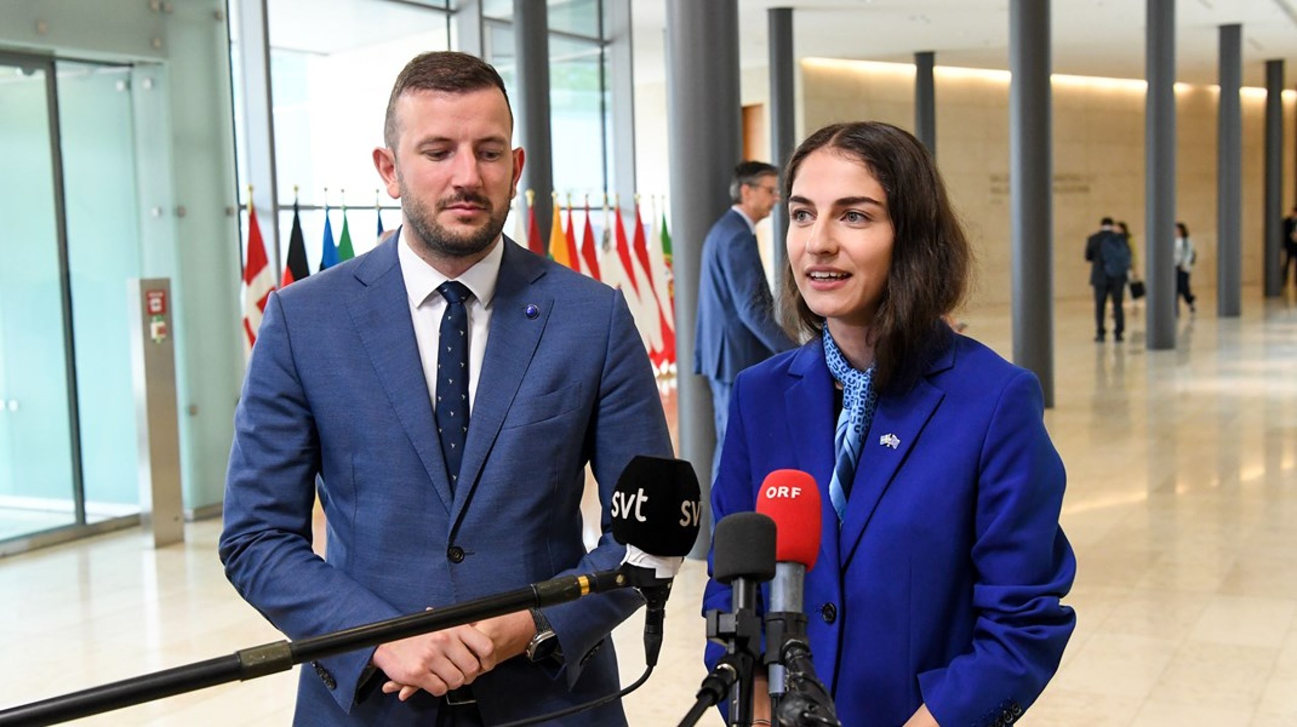<div>  <div>    <div>EU:s miljökommissionär Virginijus Sinkevičius tog emot pressen tillsammans med ordförandeskapets Romina Pourmokhtari (L).<br></div></div></div>
