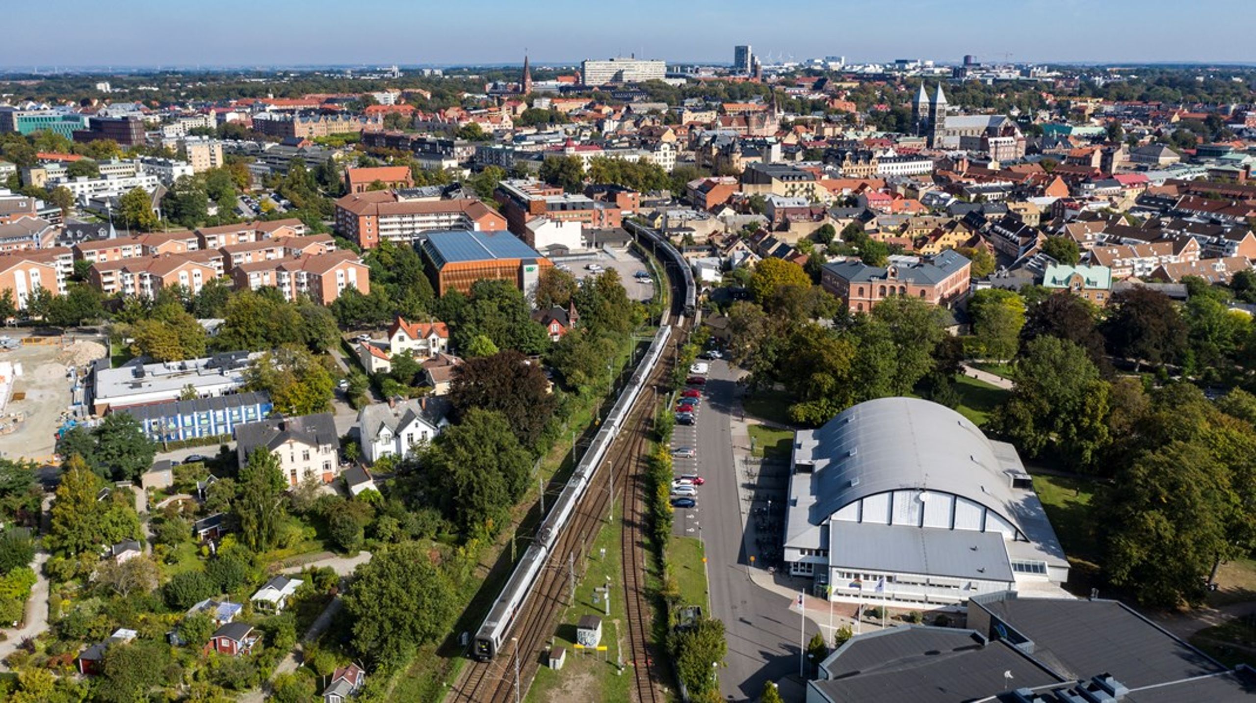 En ny bandragning mellan Lund och Hässleholm är&nbsp;absolut nödvändigt om vi ska klara överflyttning av gods från landsväg till järnväg och därmed klara miljö- och klimatmålen de närmaste 100 åren.