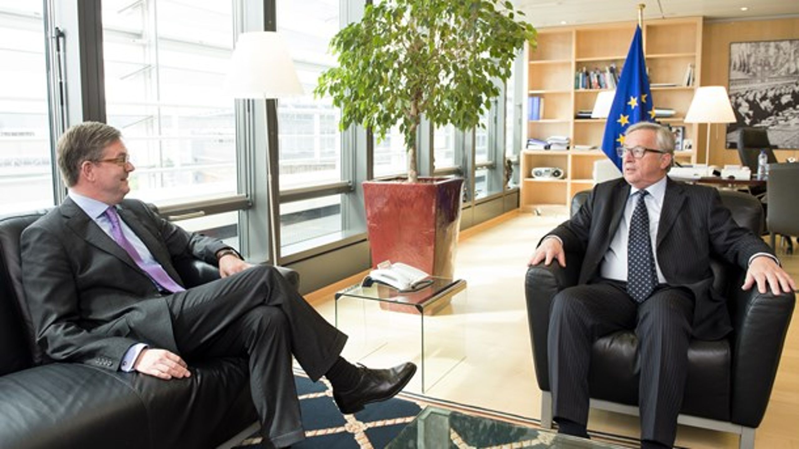 EU-kommissionens ordförande Jean-Claude Juncker har nominerat Julian King
till ny brittisk EU-kommissionär. King ersätter Jonathan Hill som avgick efter den brittiska EU-omröstningen.