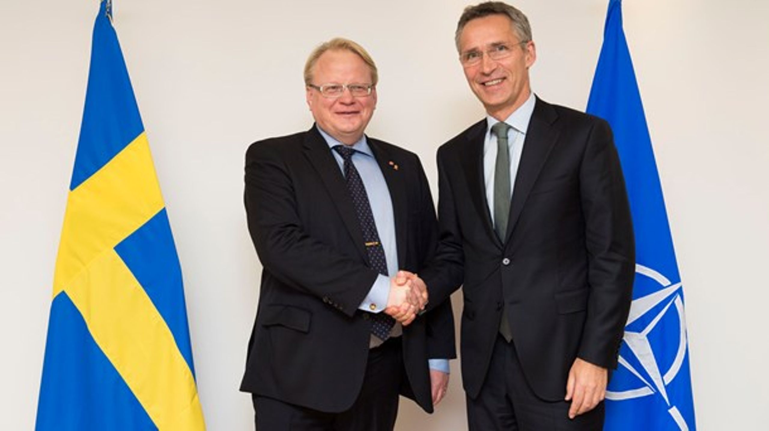 Jens Stoltenberg,&nbsp;Natos generalsekreterare, och försvarsminister Peter Hultqvist, vid ett möte i november&nbsp;2014.