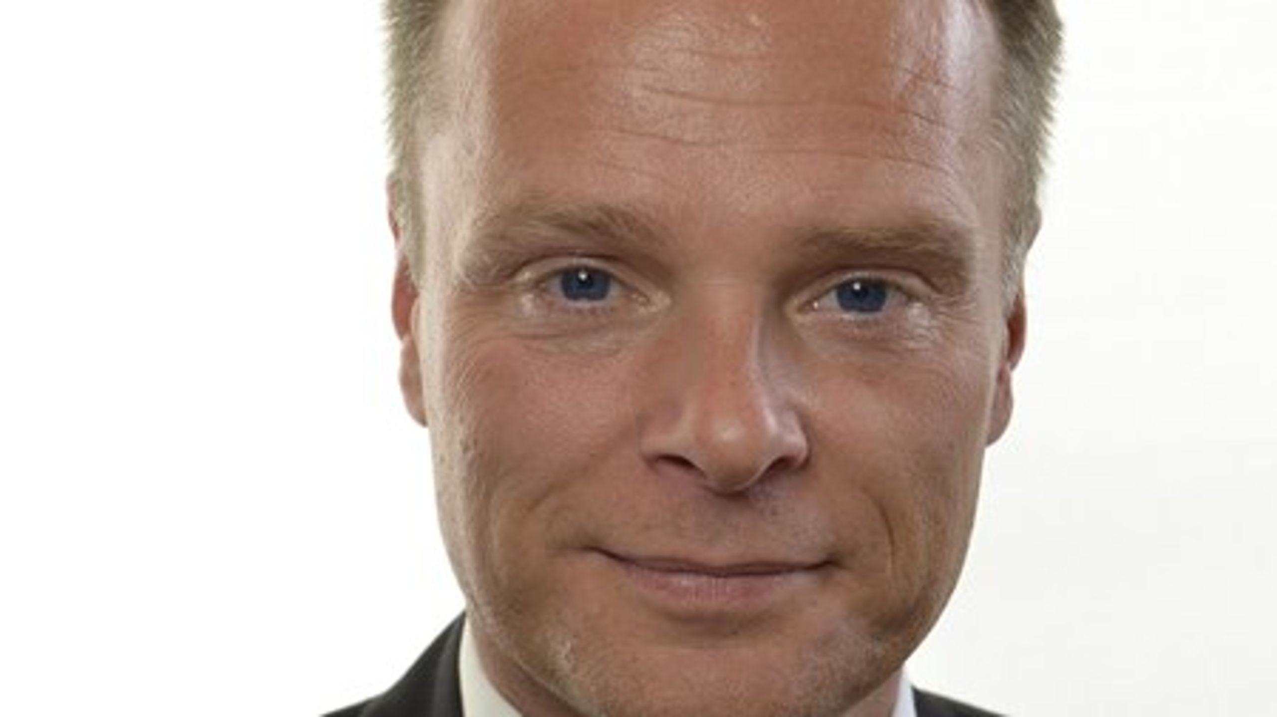 Stefan Jakobsson (SD) anser att Alliansen är ute efter SD:s stöd i skolpolitiken