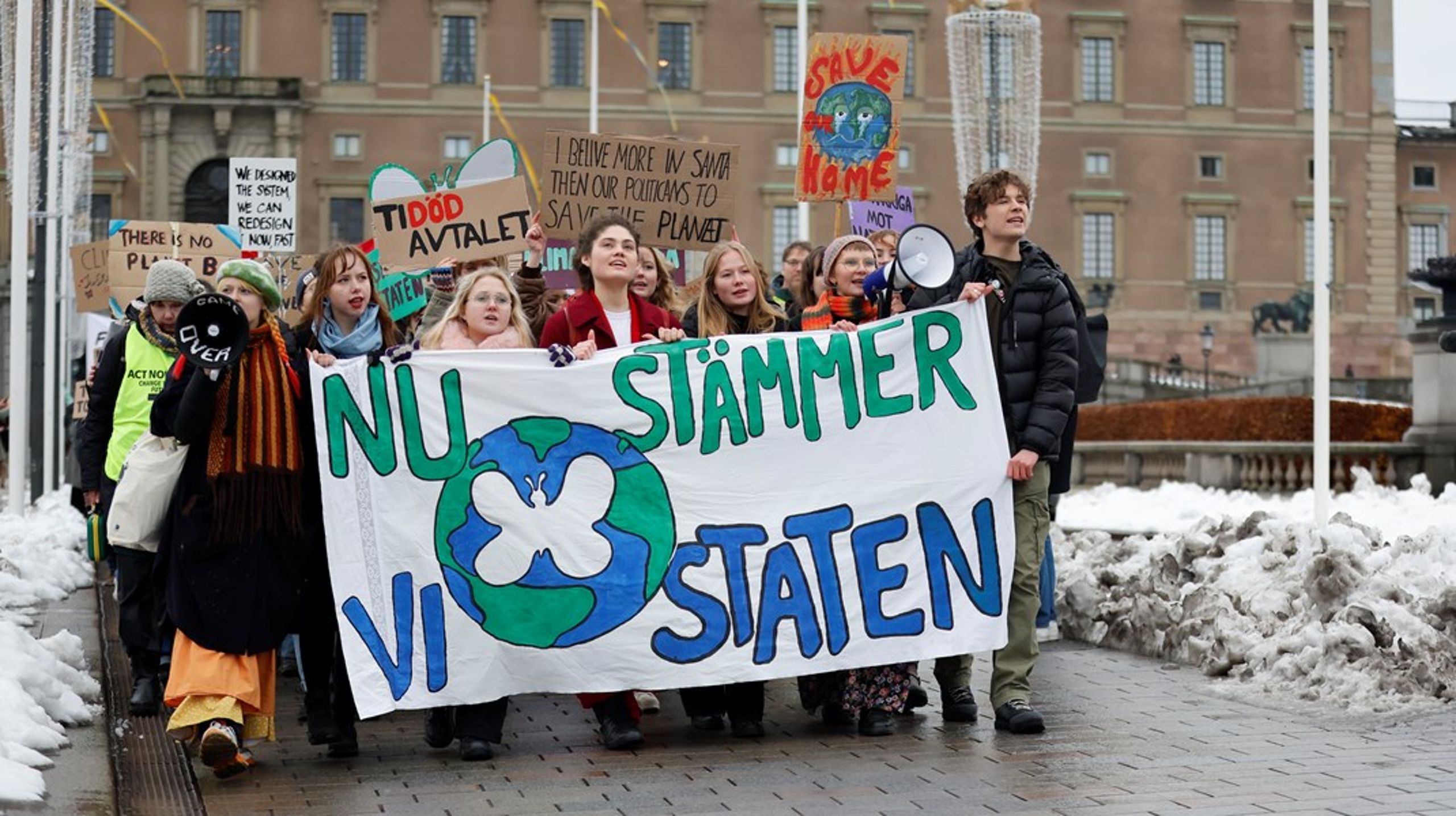 Den ungdomsledda organisationen Auroras demonstration i Stockholm i november förra året inför att gruppen lämnade in&nbsp;sin stämningsansökan mot staten för bristande klimatarbete.