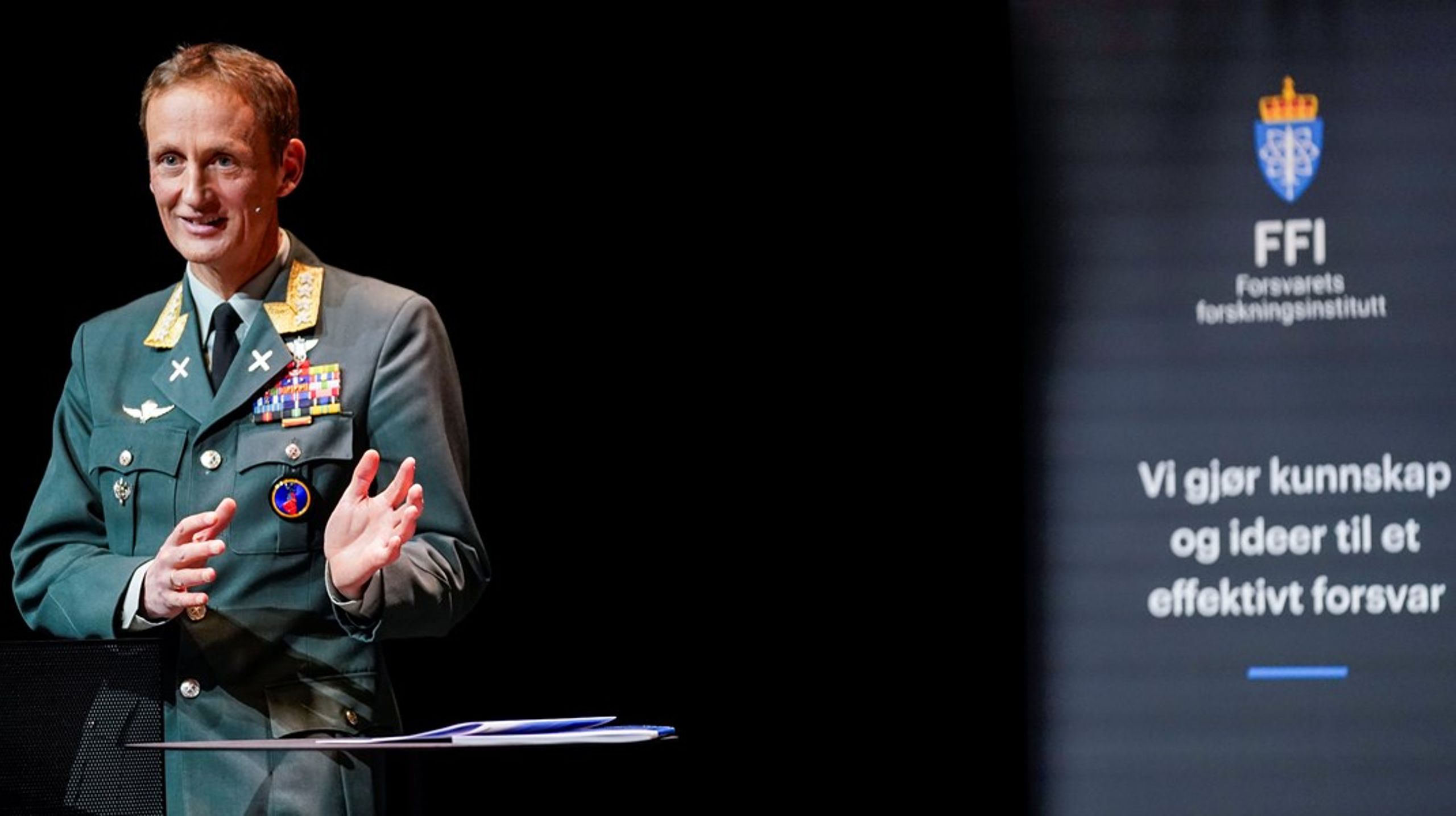 Norske försvarschefen Eirik Kristoffersen i Oslo vid överräckandet av Försvarsanalysen 2024.<br>