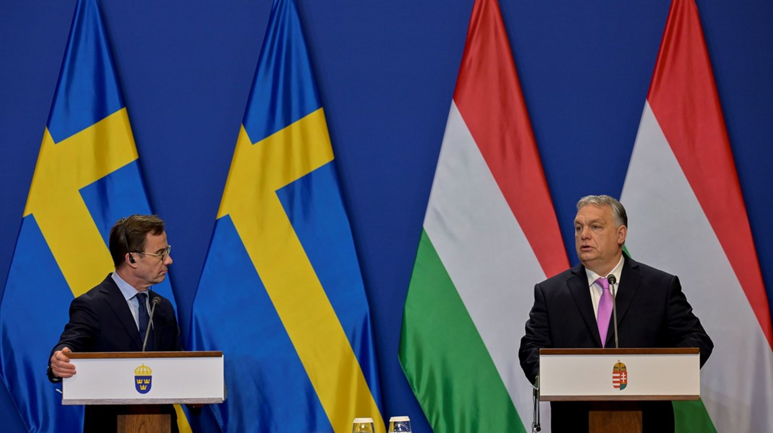 Sverige och Ungern skrev under två avtal vid en pressträff i Budapest.