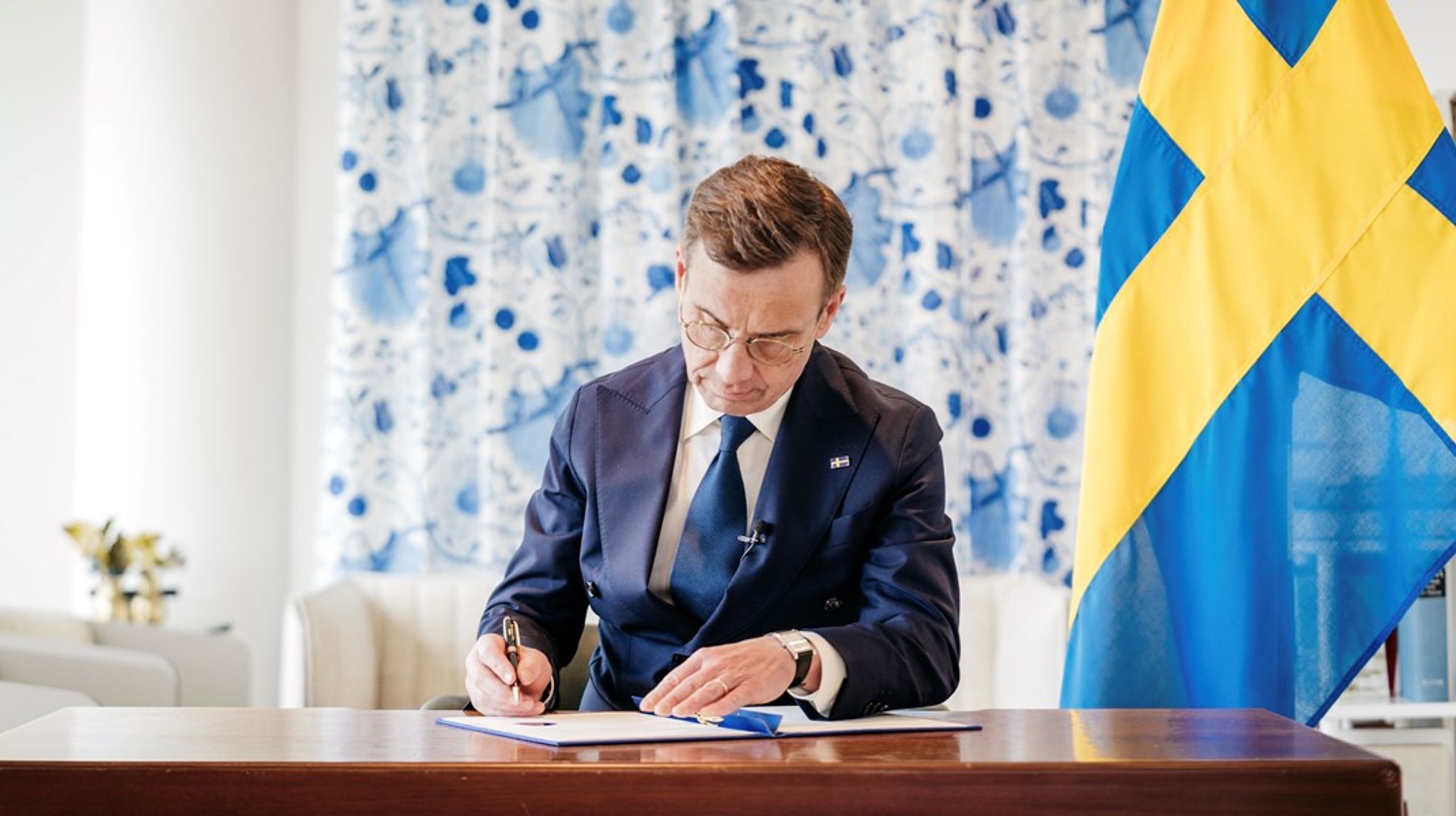 Ulf Kristersson signerade dokumentet&nbsp;– och Sverige är nu med i Nato.&nbsp;