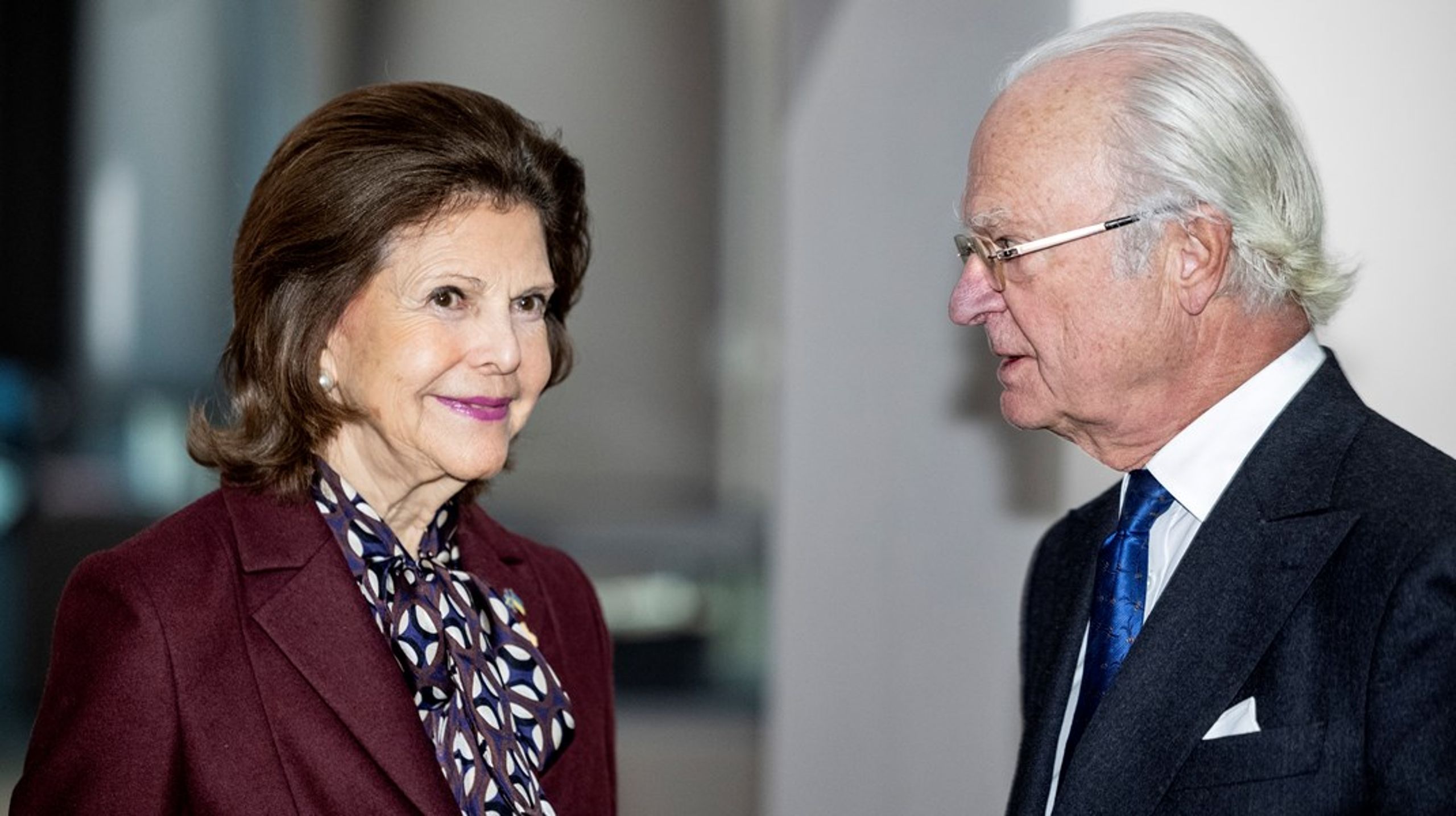 Kung Carl Gustaf och drottning Silvia borde bli arbetslösa, menar debattören.