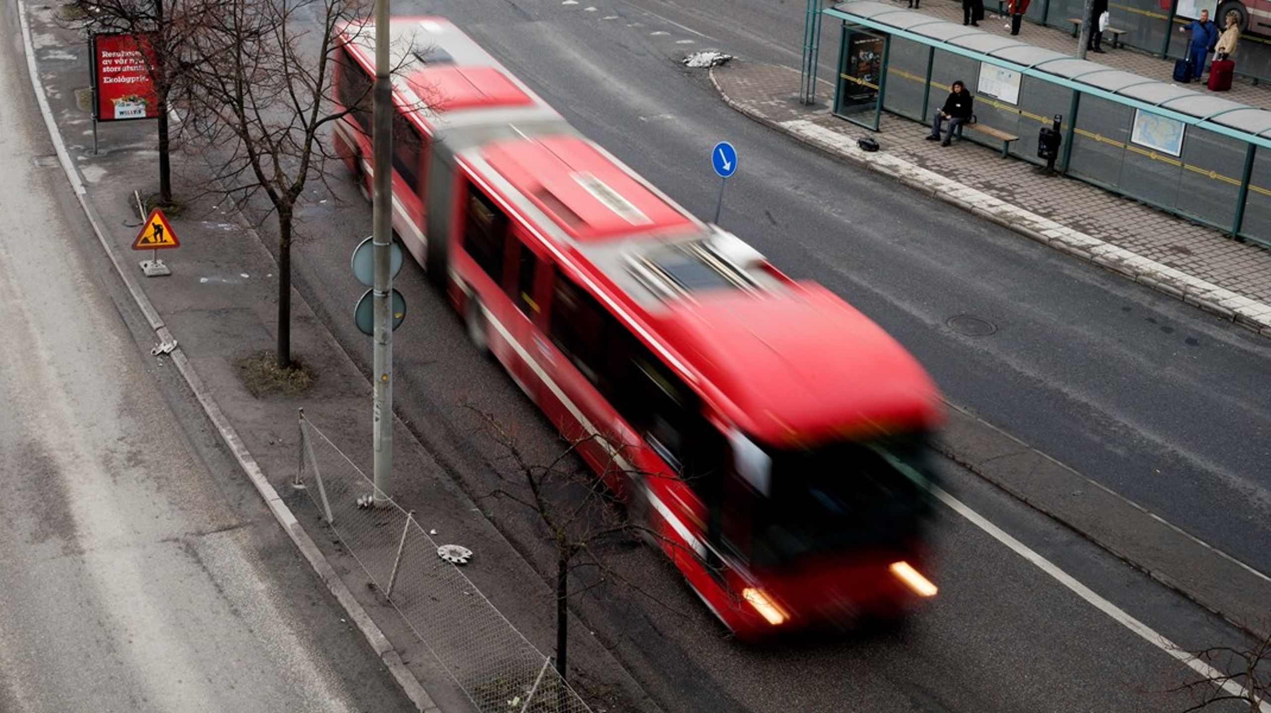 ”Den svenska kollektivtrafiken har stora problem med kompetensförsörjningen”, skriver debattörerna.&nbsp;