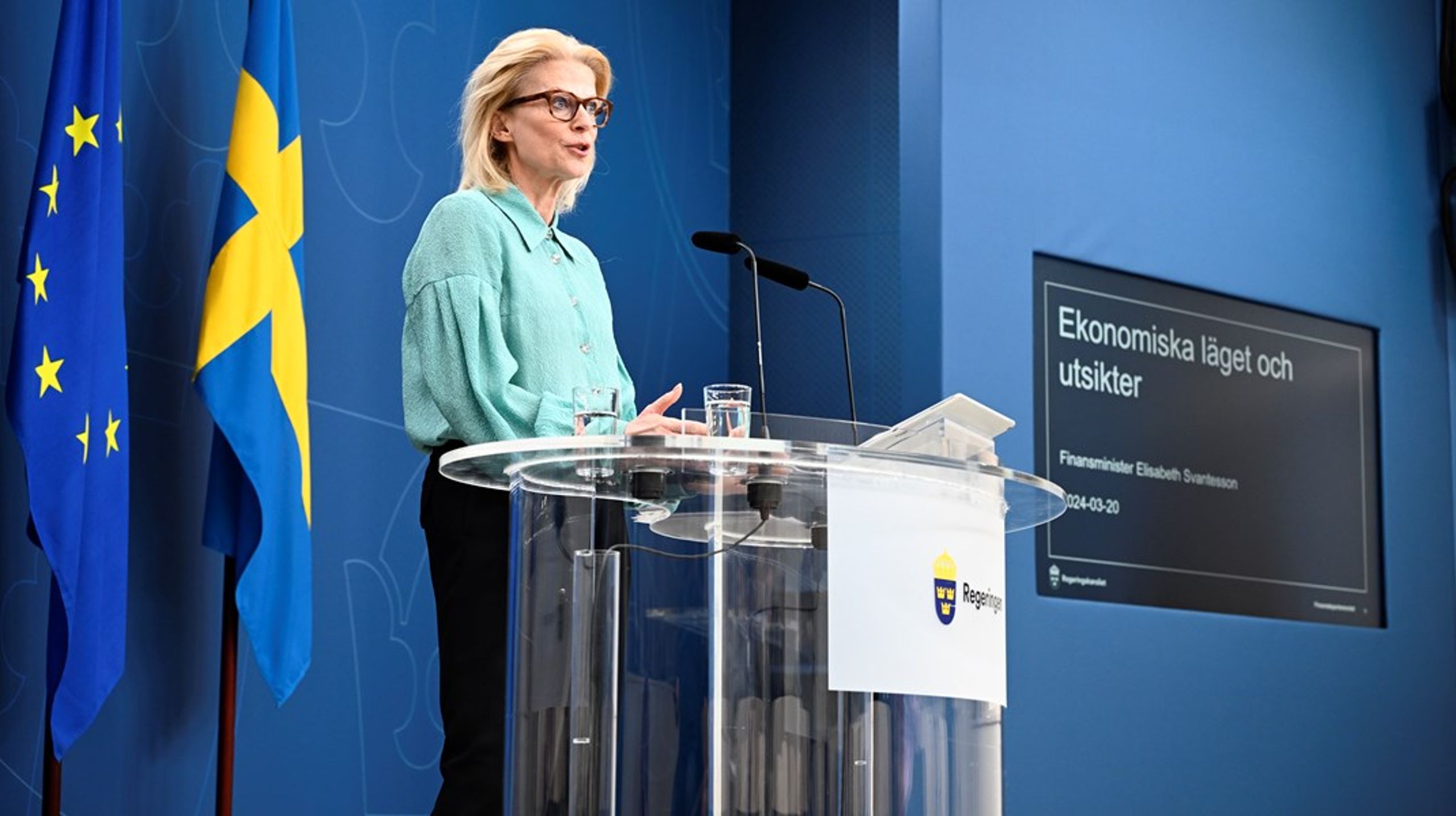 Finansminister Elisabeth Svantesson presenterar regeringens prognos på en pressträff på onsdagen.