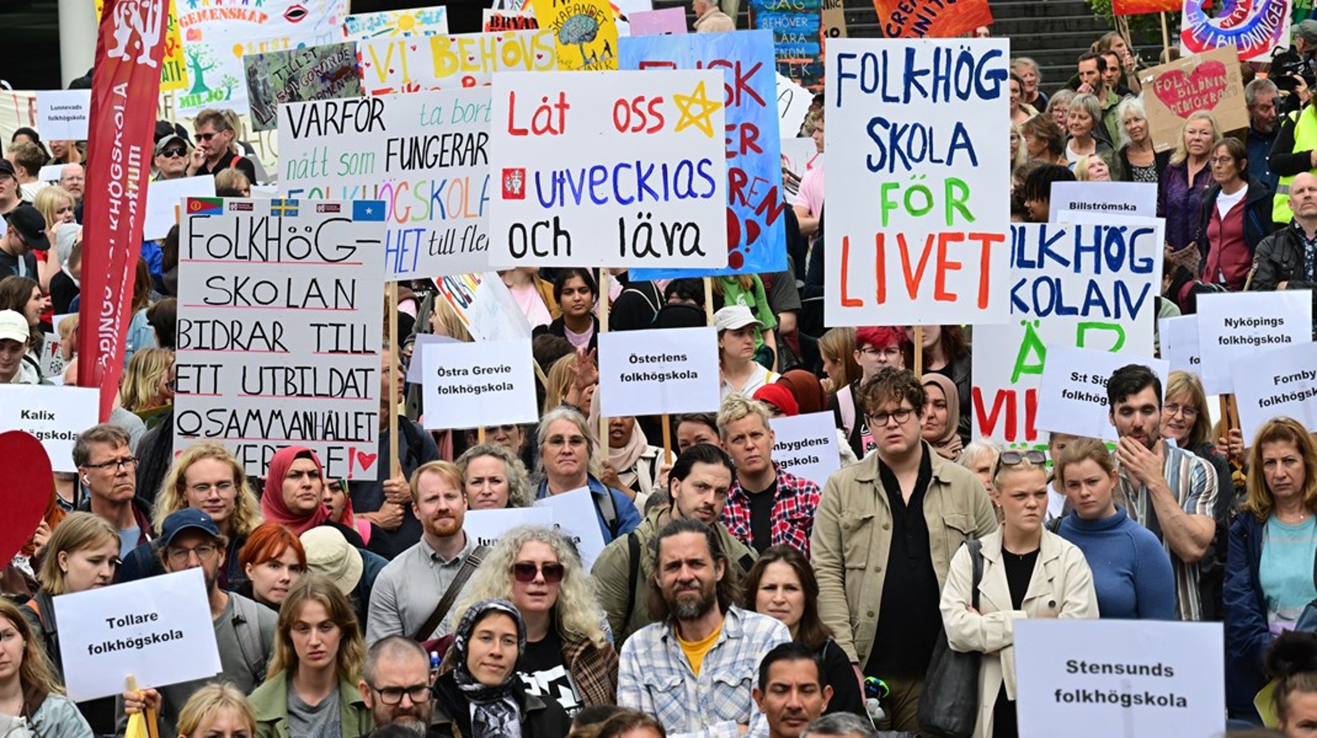 Sveriges lärare folkhögskola arrangerade i höstas en nationell manifestation för folkhögskolan på Sergels Torg i Stockholm. <br>
