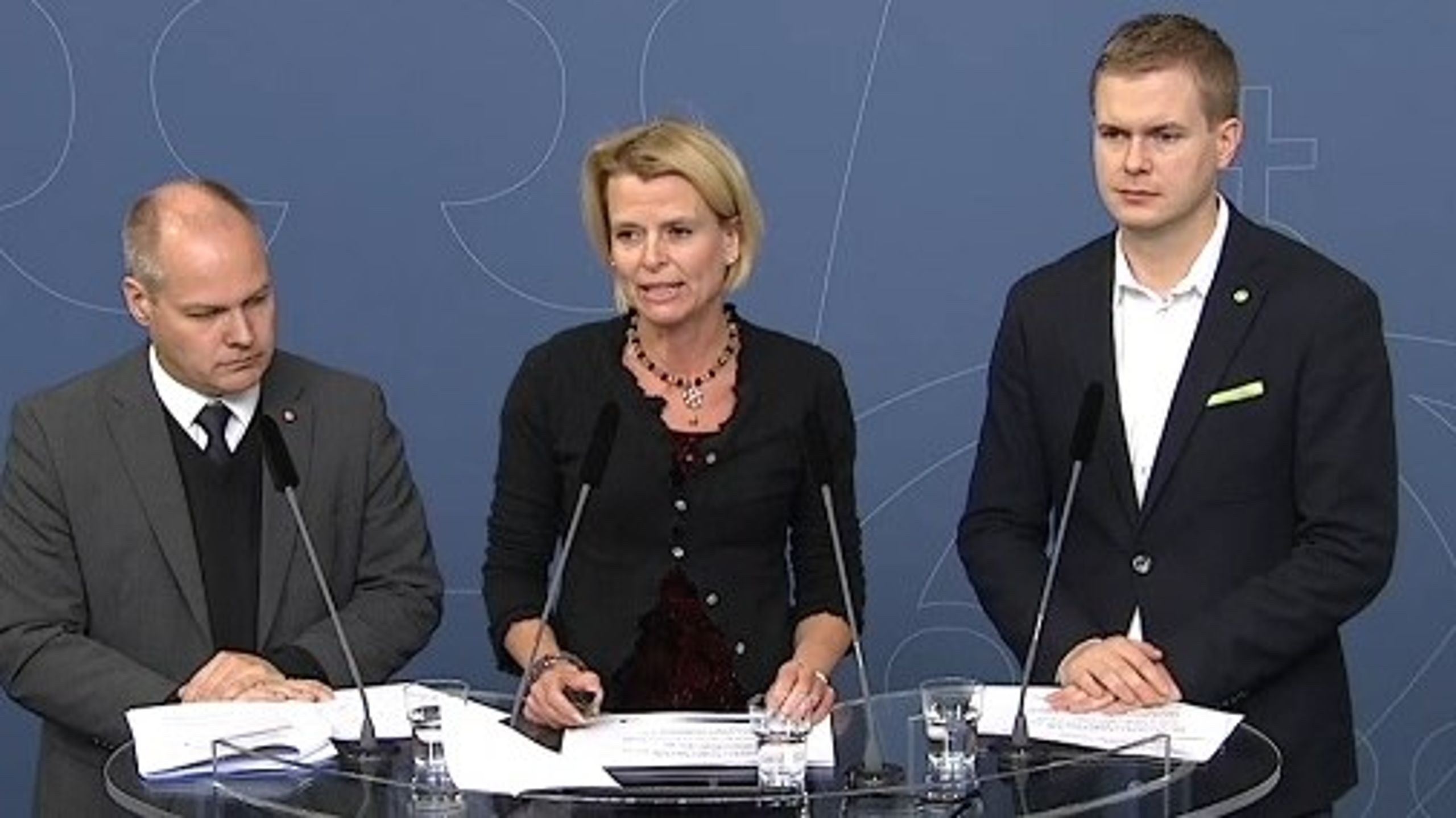 Justitieminister Morgan Johansson, jämställdhetsminister Åsa Regnér och utbildningsminister Gustav Fridolin presenterar regeringens strategi för att motverka mäns våld mot kvinnor.