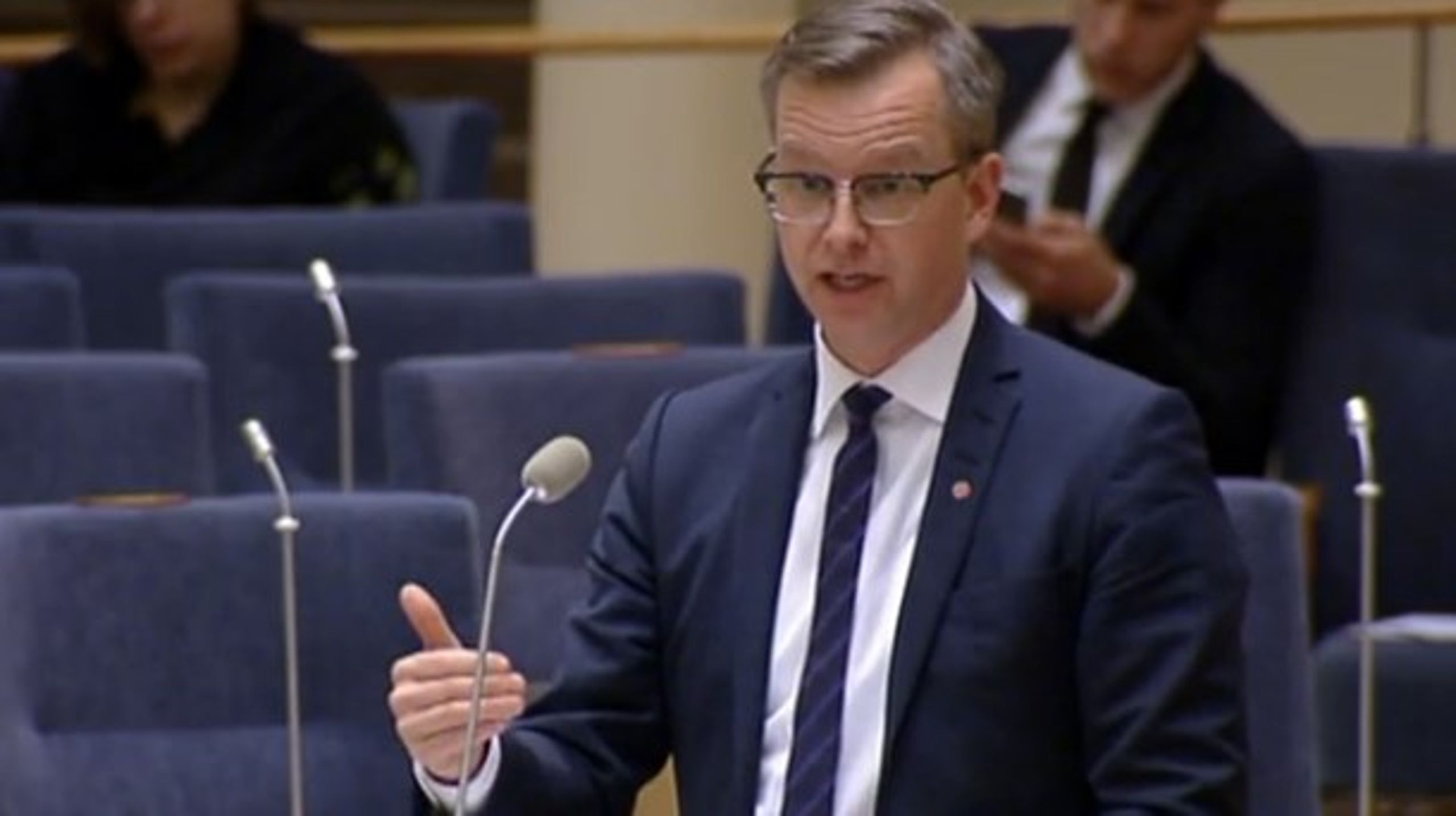 Näringsminister Mikael Damberg (S)&nbsp;säger att intentionen med den nya gymnasieskolan inte är att strypa jobbmöjligheterna inom naturturism.