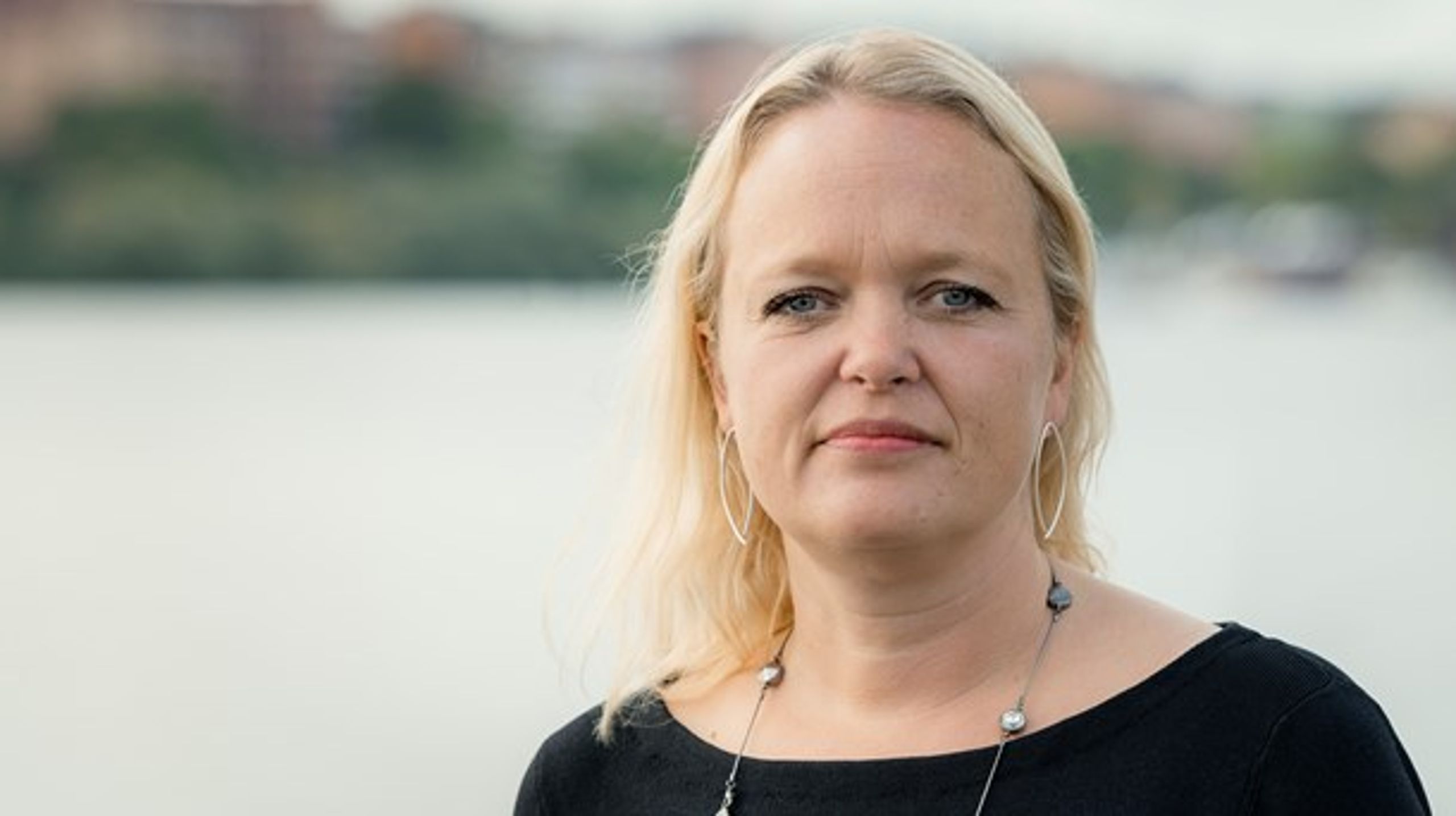 Anna Karin Hildingson Boqvist, vikarierande barnombudsman, vill se åtgärder mot elevers sjunkande förtroendet för lärare och vuxna i skolan.