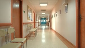 Regeringens arbete för säkerheten på sjukhus får underkänt
