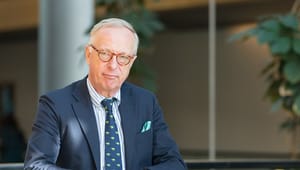 Hökmark: Vice ordföranden i försvarsutskottet borde veta bättre