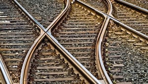 Debatt: Regeringen bör passa på att underhålla landets järnvägsspår