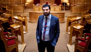 Esbati tar över efter Andersson – blir ny ekonomisk-politisk talesperson för V
