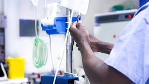 ”Hur många larmrapporter ska behövas innan bristen på sjuksköterskor tas på allvar?”  