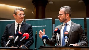 Dansk regeringsrockad i skuggorna av vapenskandal