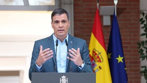 Spaniens premiärminister sitter kvar på sin post