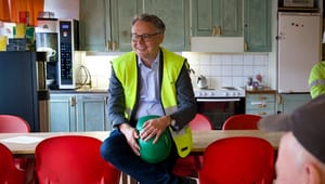 Ex-bostadsministern vill åter till Bryssel för att ta kampen mot ”skitföretagen”