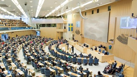 Riksdagen sågar plan på EU-regler för val  