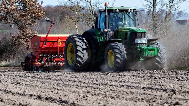 EU bakbinder sina jordbrukare med meningslösa miljöreformer